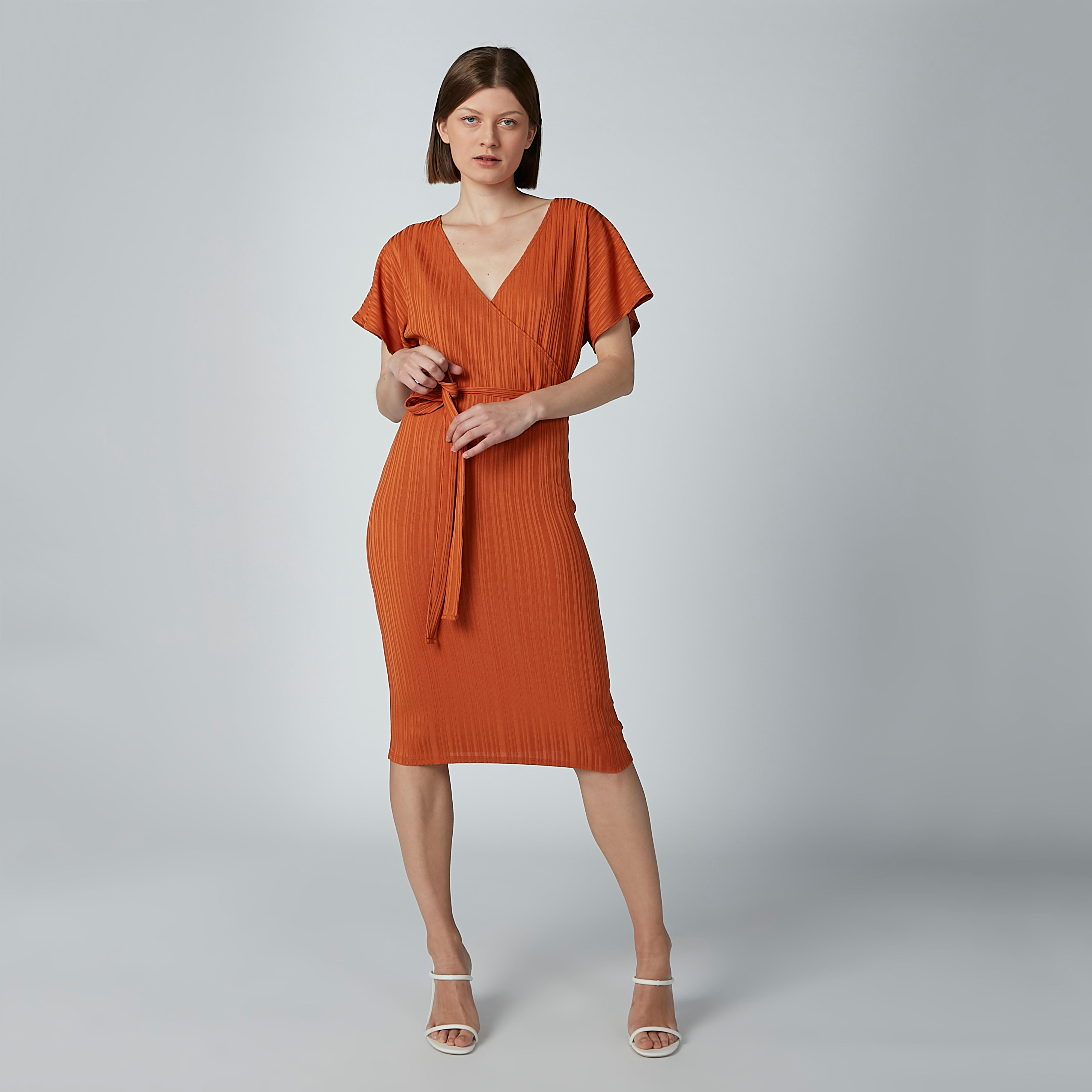 فستان متوسط الطول بقصّة ضيّقة وأربطة-women-clothing-dresses-image-2