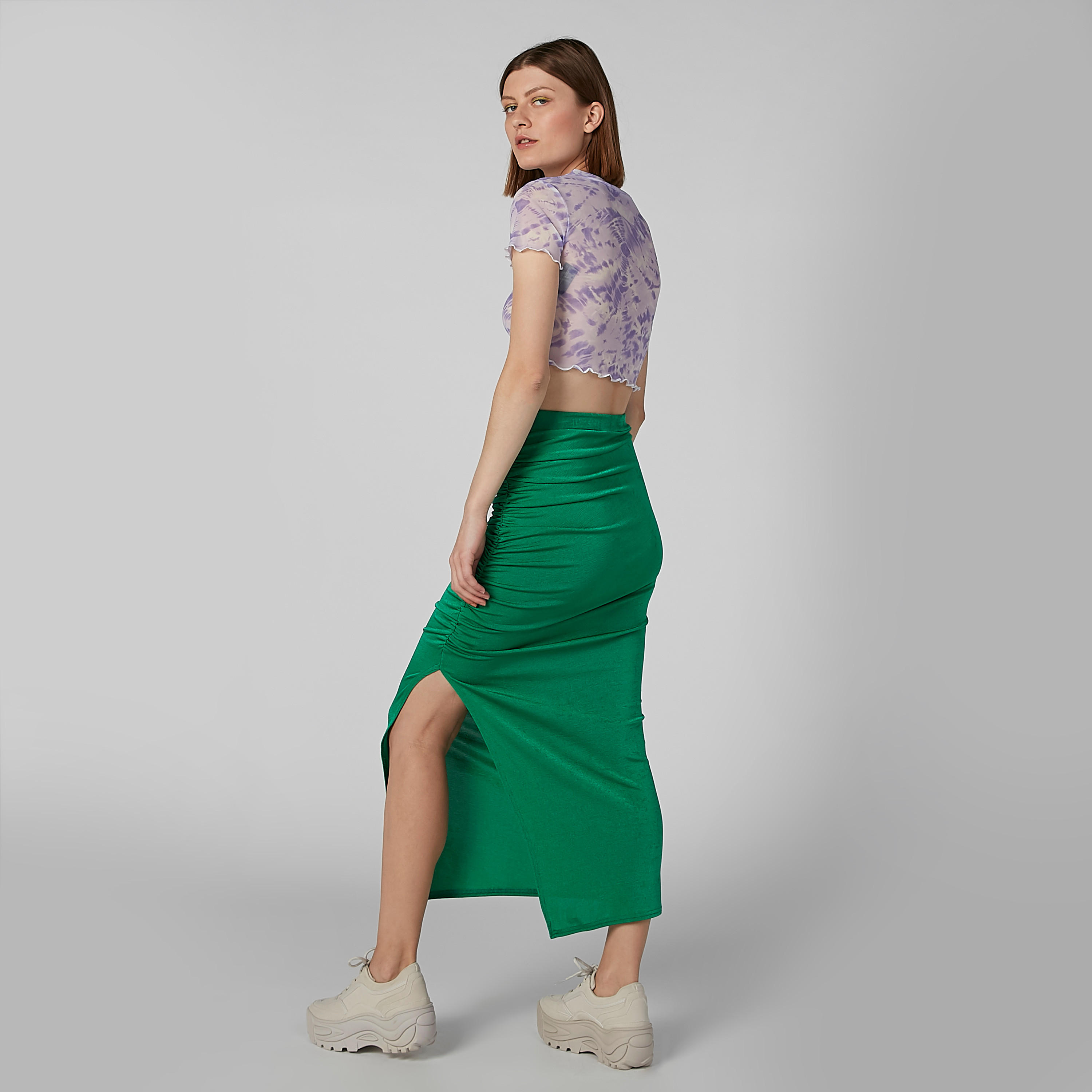 تيشيرت قصير بياقة ضيقة وأكمام قصيرة وطبعات-women-clothing-tshirts-image-2