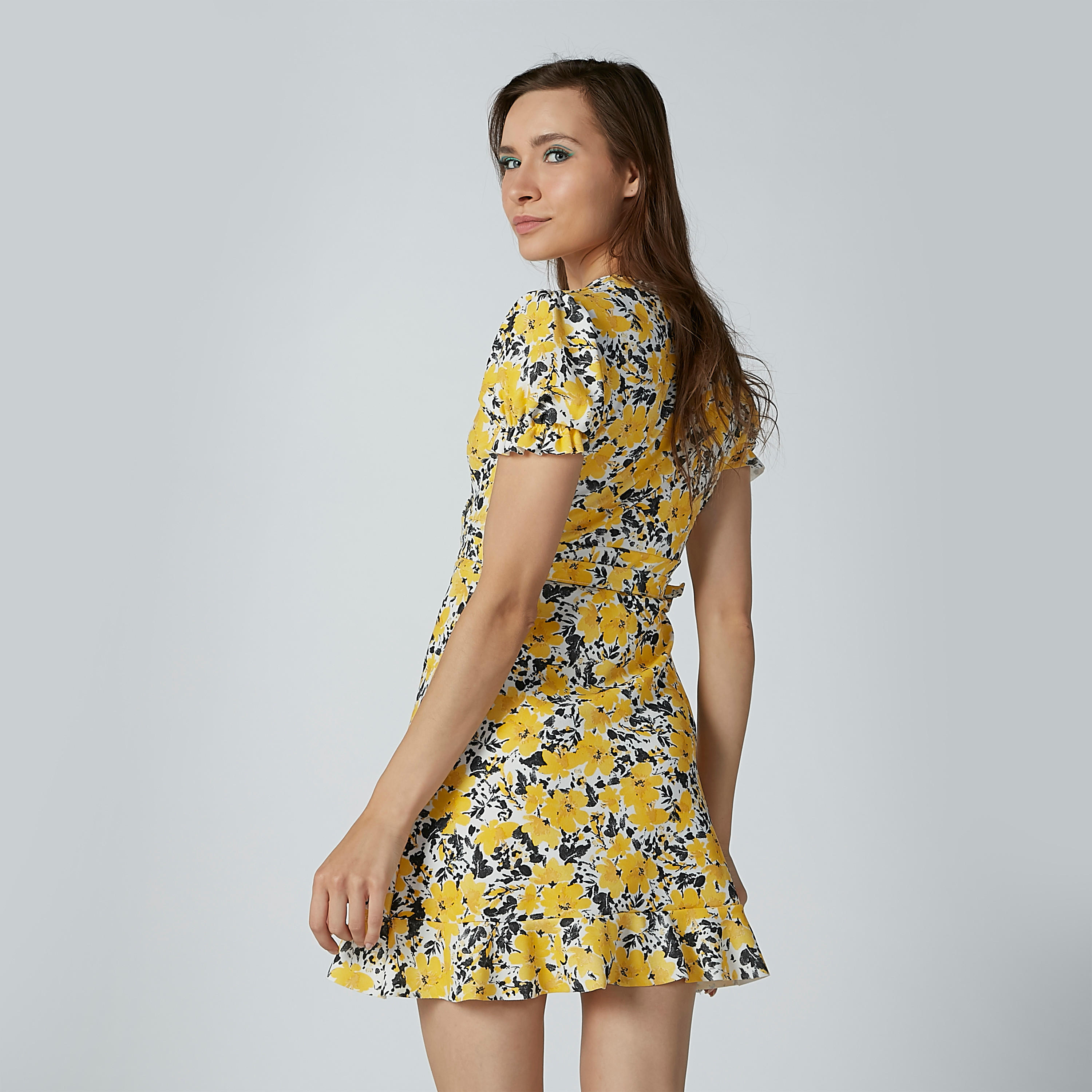 فستان بأربطة وتفاصيل كشكش وطبعات أزهار-women-clothing-dresses-image-4