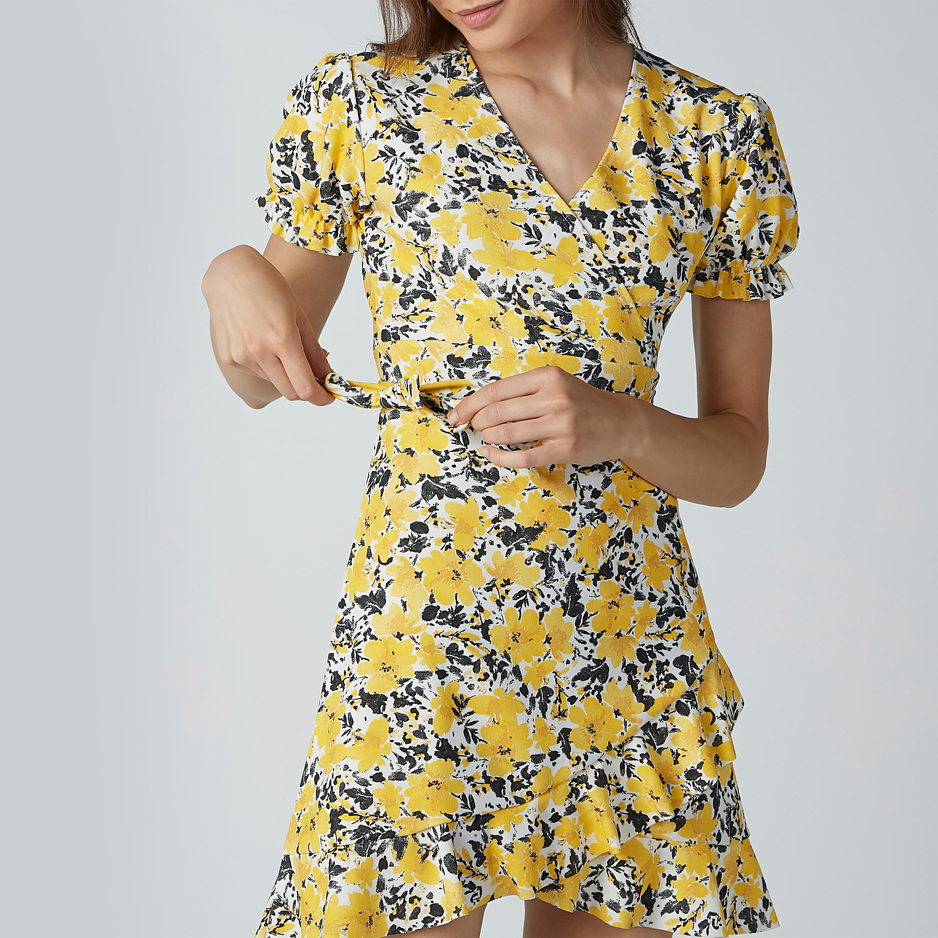 فستان بأربطة وتفاصيل كشكش وطبعات أزهار-women-clothing-dresses-image-5