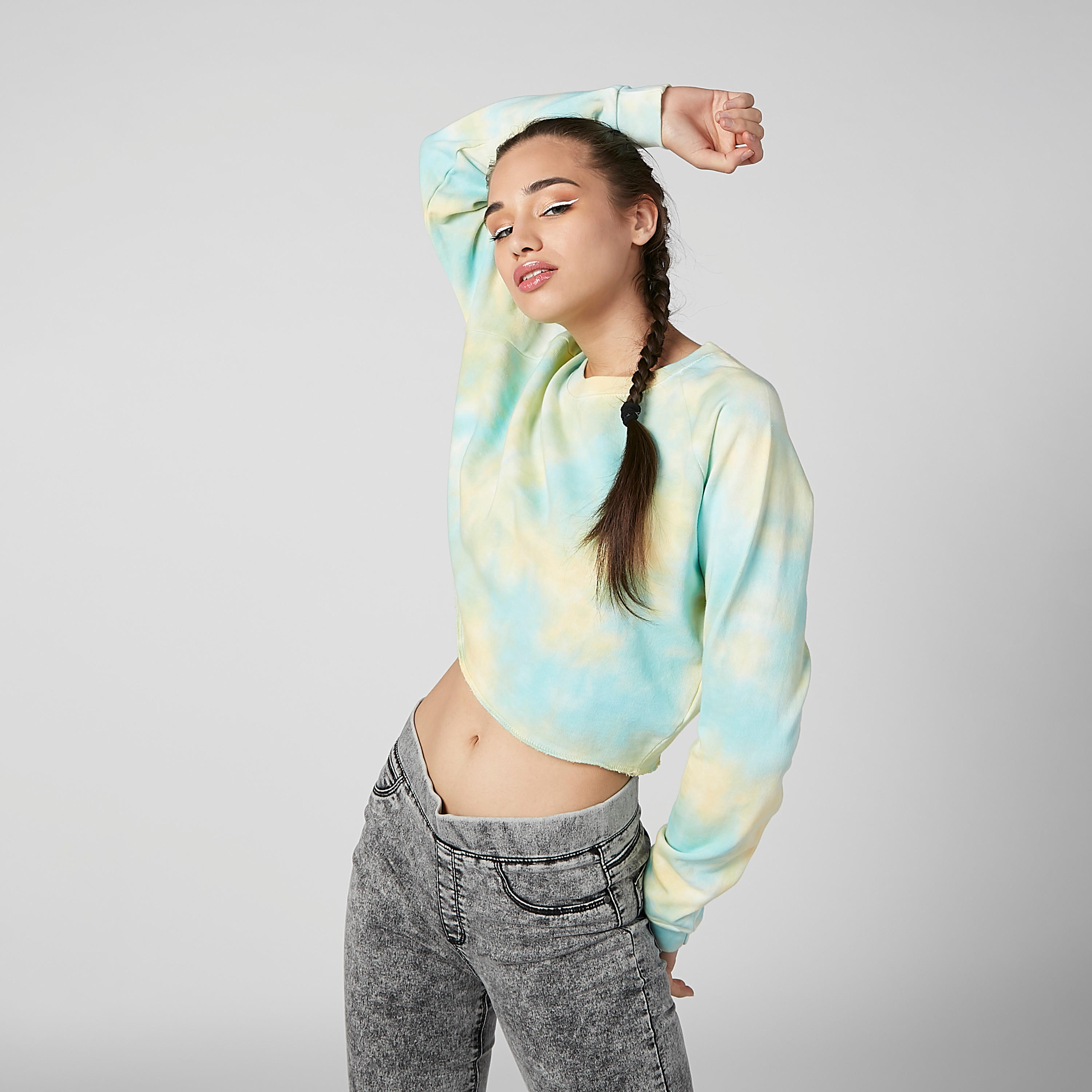 بلوزة قصيرة بياقة مستديرة وأكمام مغايرة وطبعات-women-clothing-tshirts-image-5