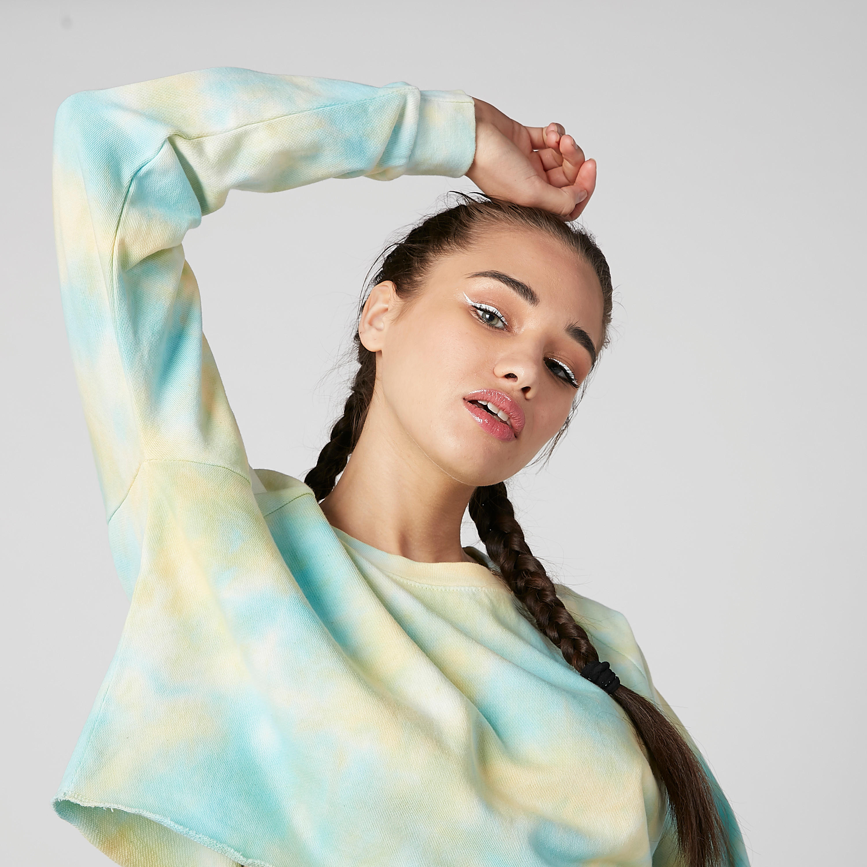 بلوزة قصيرة بياقة مستديرة وأكمام مغايرة وطبعات-women-clothing-tshirts-image-6