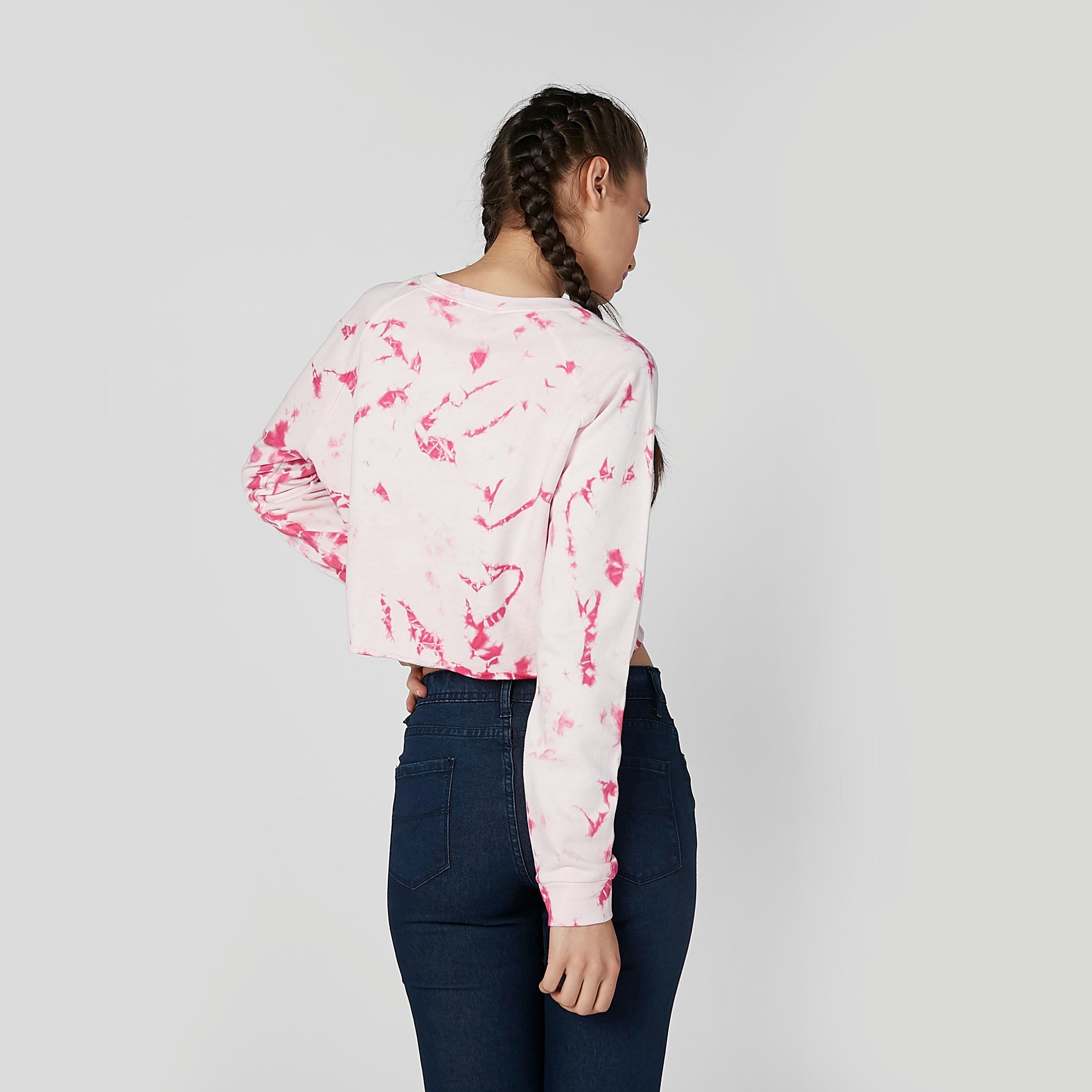 بلوزة قصيرة بياقة مستديرة وأكمام طويلة وطبعات-women-clothing-tshirts-image-6