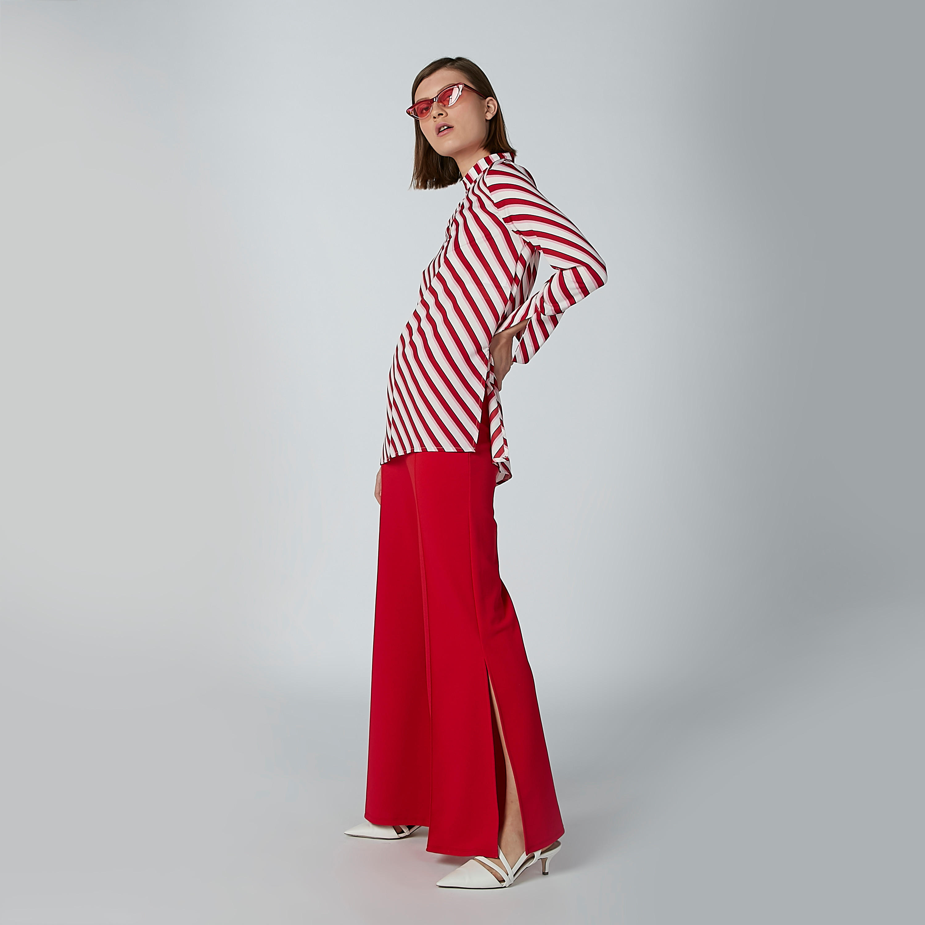 بنطال بالازو سادة بقصّة واسعة وفتحة-women-clothing-bottoms-trousers-image-3