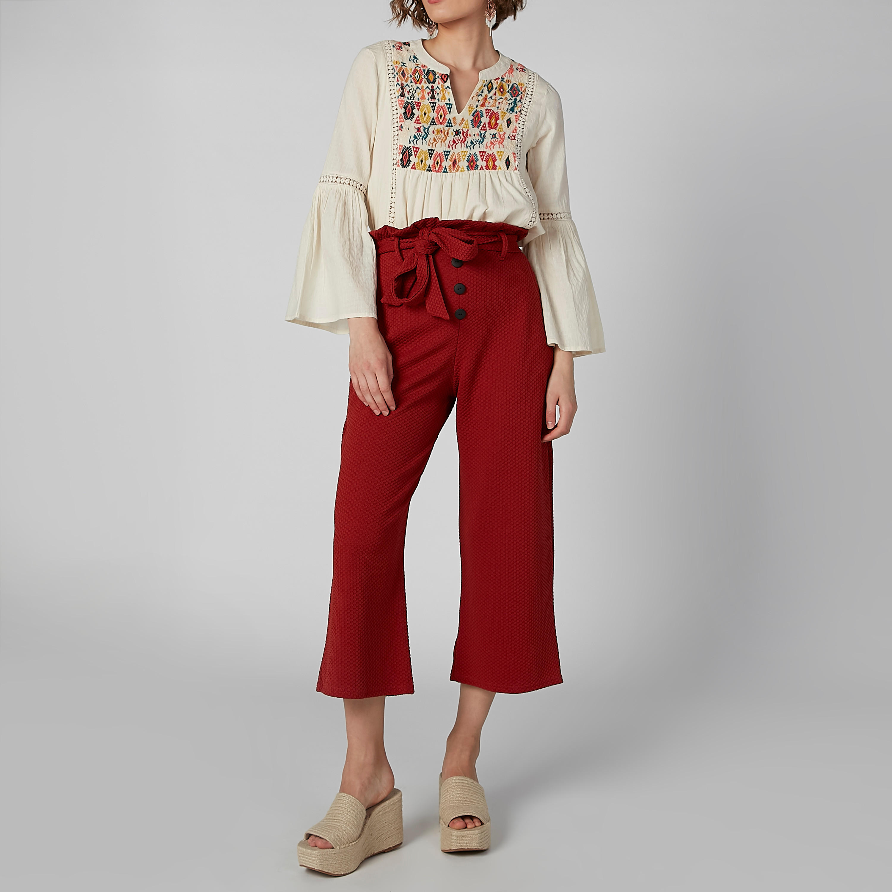 بنطال واسع الساقين بارز الملمس بخصر بيبرباج متوسط الارتفاع وأزرار-women-clothing-bottoms-trousers-image-1