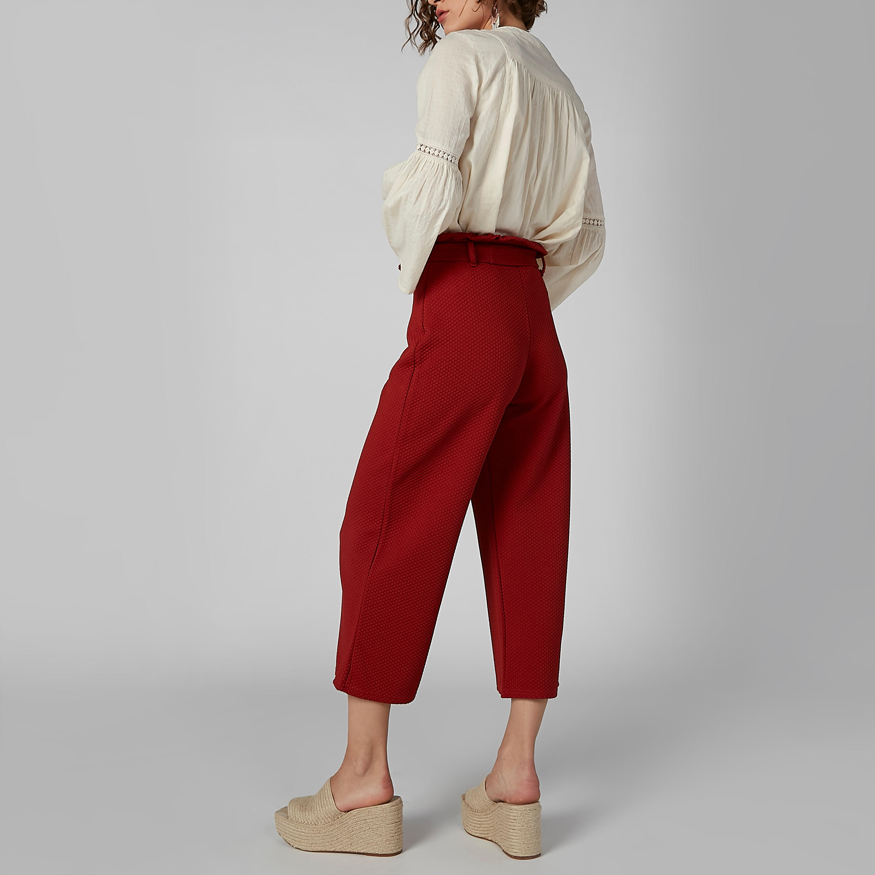 بنطال واسع الساقين بارز الملمس بخصر بيبرباج متوسط الارتفاع وأزرار-women-clothing-bottoms-trousers-image-4