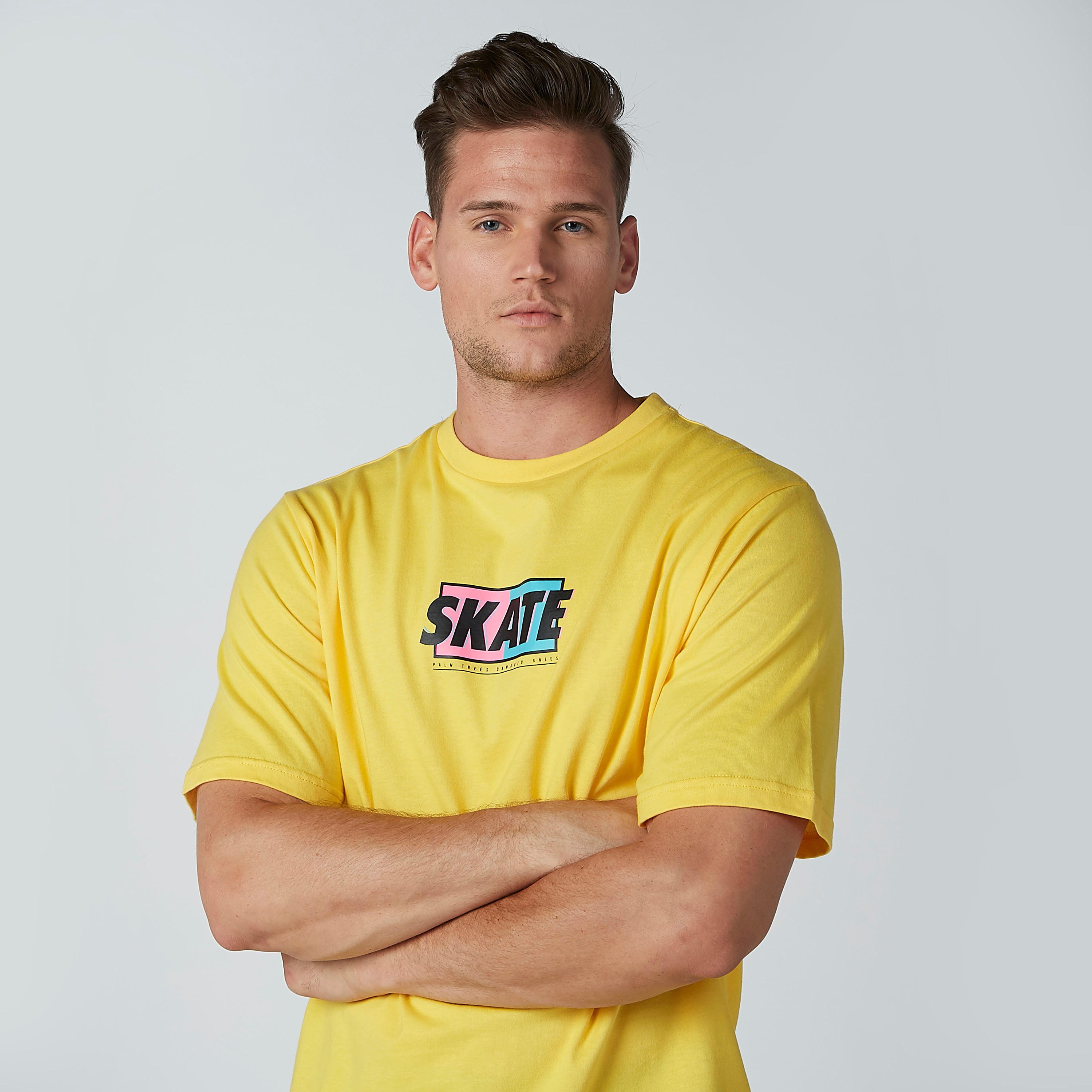 تيشيرت بطبعات وياقة مستديرة وأكمام قصيرة-men-clothing-tshirtsandpolos-tshirts-image-1