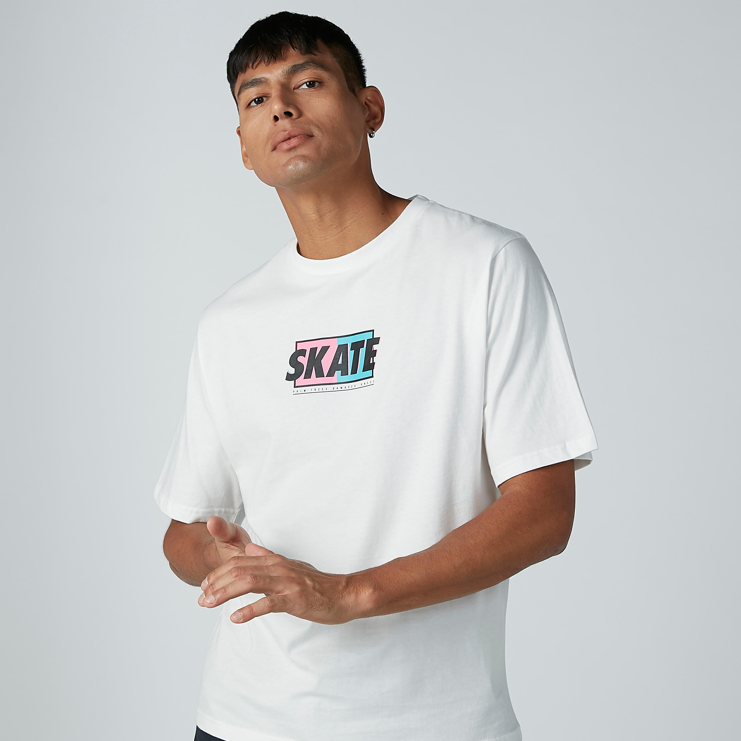 تيشيرت بطبعات وياقة مستديرة وأكمام قصيرة-men-clothing-tshirtsandpolos-tshirts-image-4