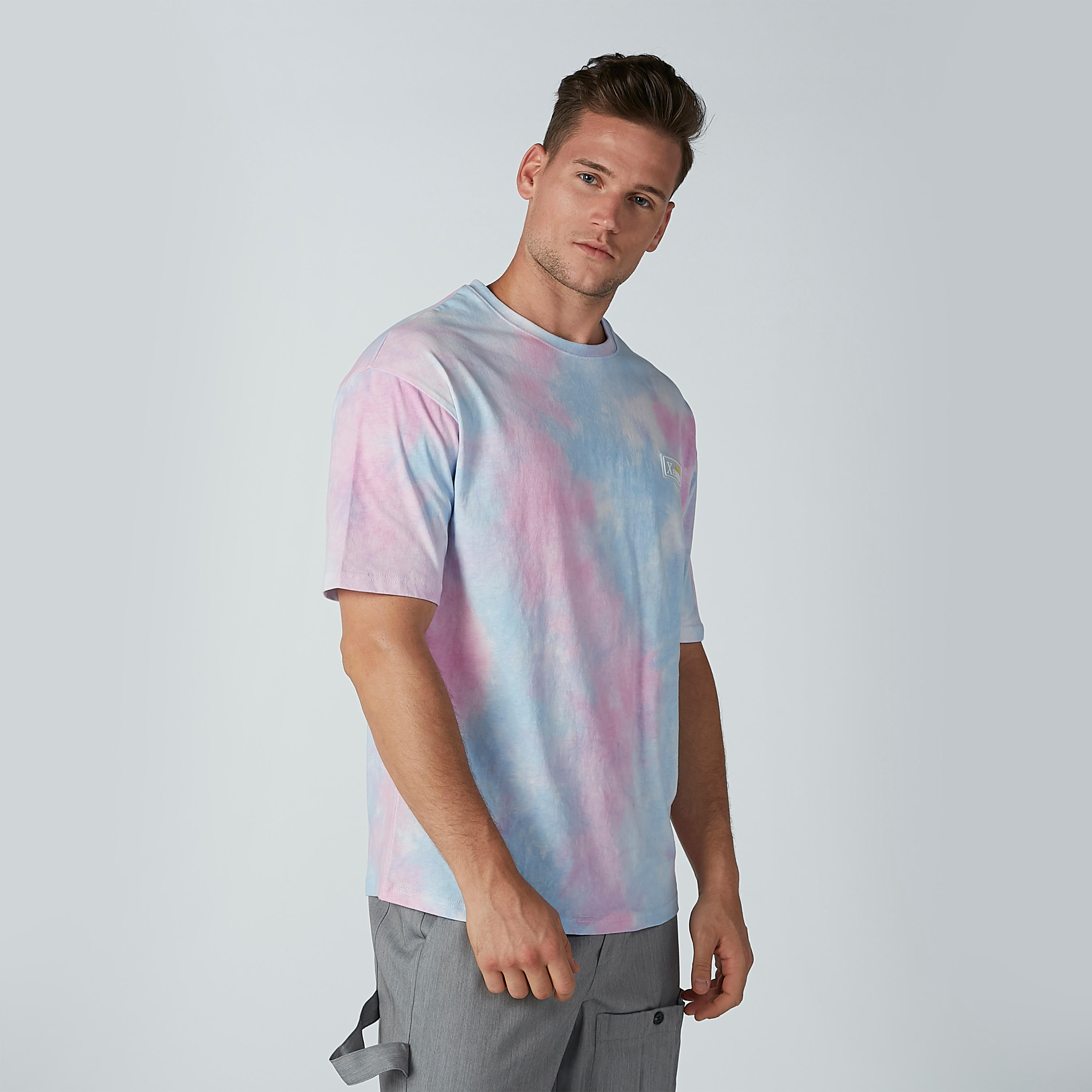 تيشيرت بطبعات وياقة مستديرة وأكمام قصيرة-men-clothing-tshirtsandpolos-tshirts-image-3