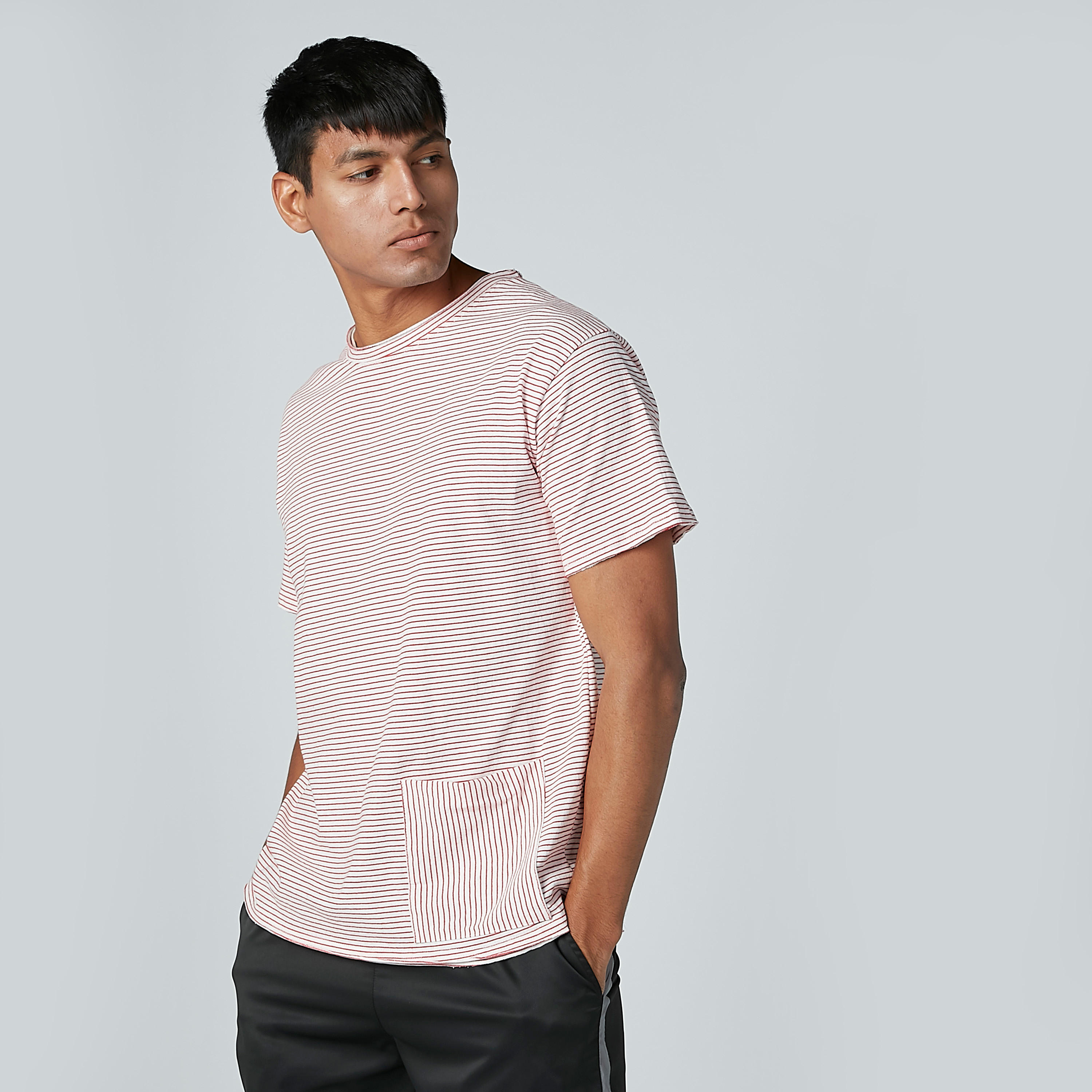 تيشيرت مقلّم بياقة مستديرة وأكمام قصيرة-men-clothing-tshirtsandpolos-tshirts-image-1