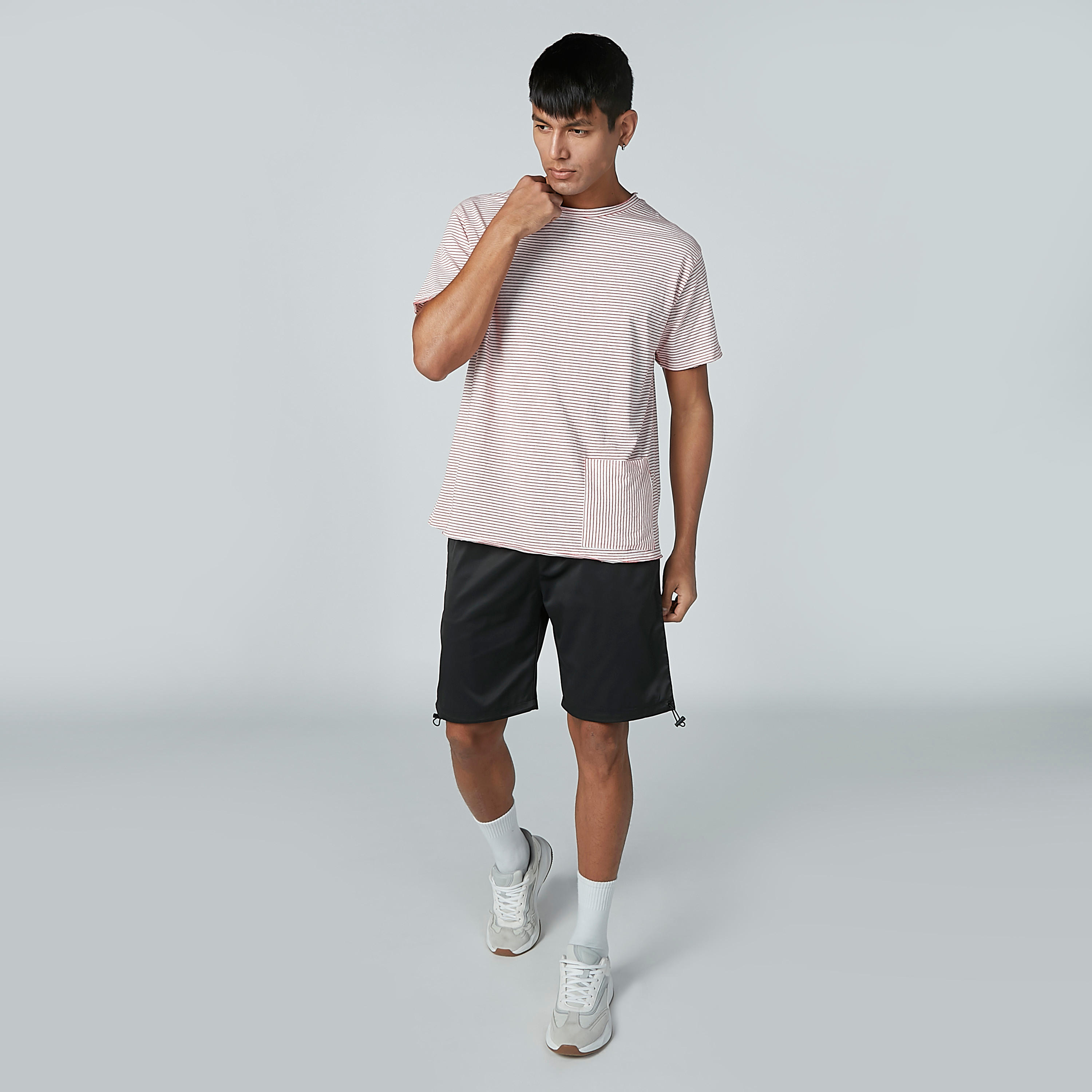 تيشيرت مقلّم بياقة مستديرة وأكمام قصيرة-men-clothing-tshirtsandpolos-tshirts-image-2