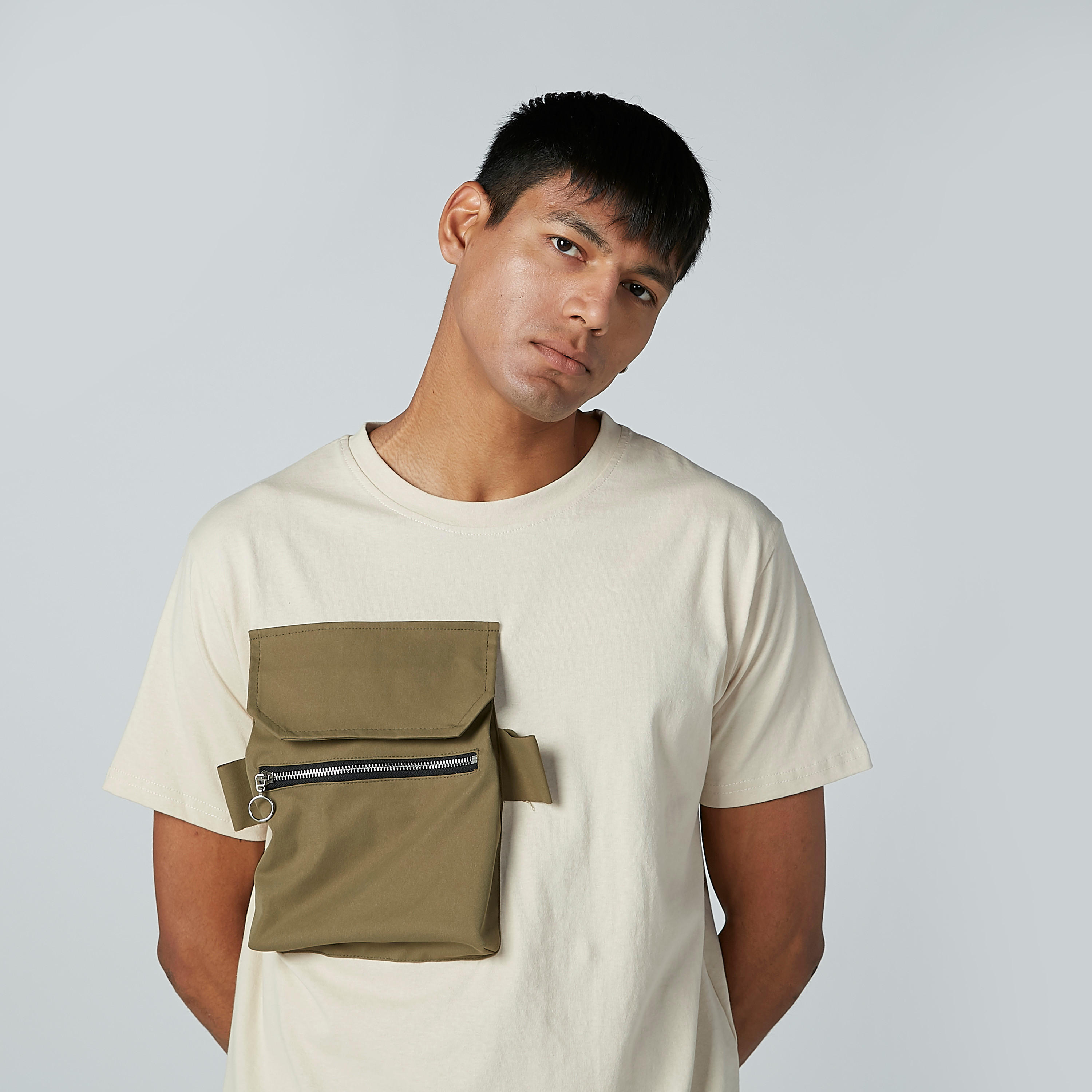 تيشيرت بياقة مستديرة وأكمام قصيرة وجيوب-men-clothing-tshirtsandpolos-tshirts-image-1