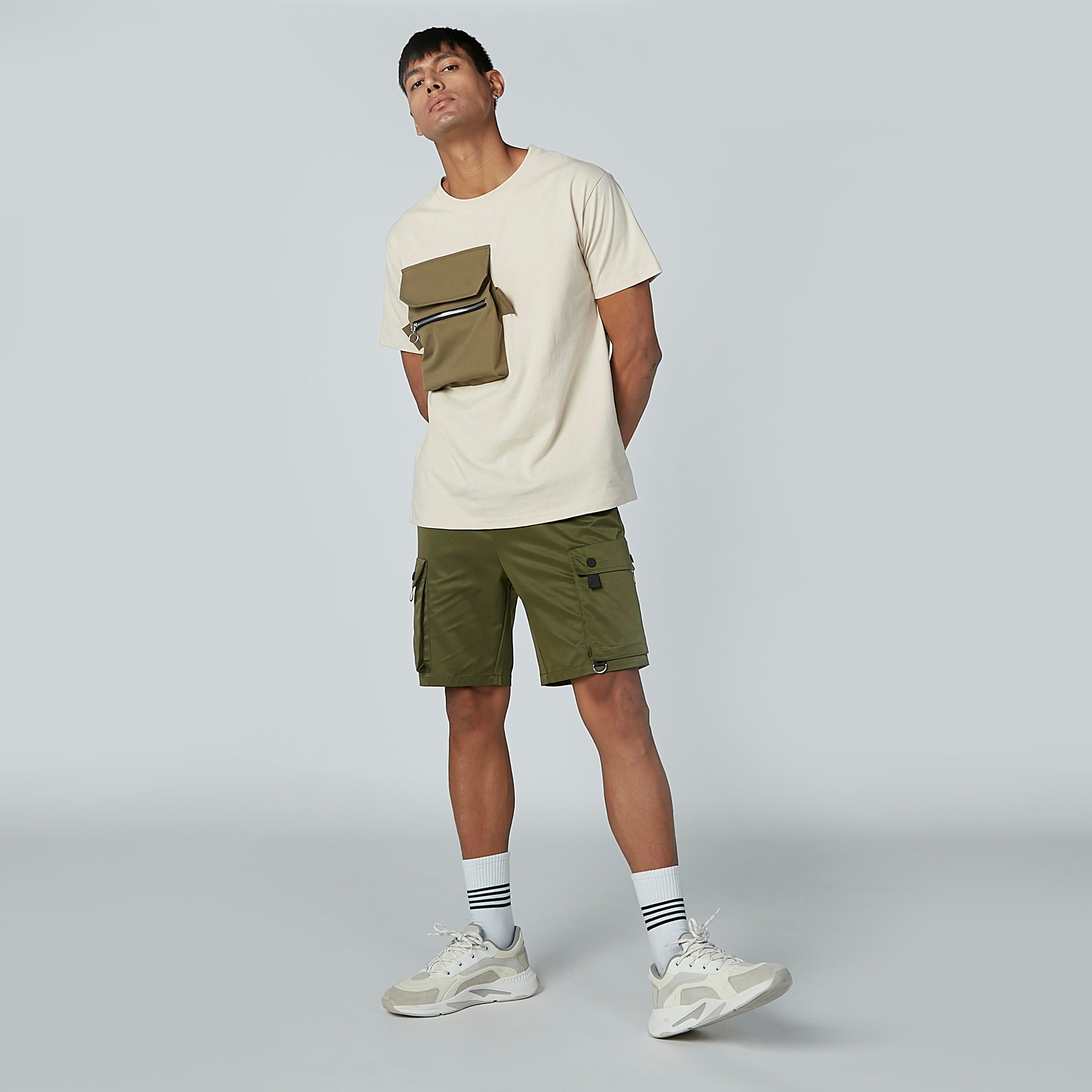تيشيرت بياقة مستديرة وأكمام قصيرة وجيوب-men-clothing-tshirtsandpolos-tshirts-image-2