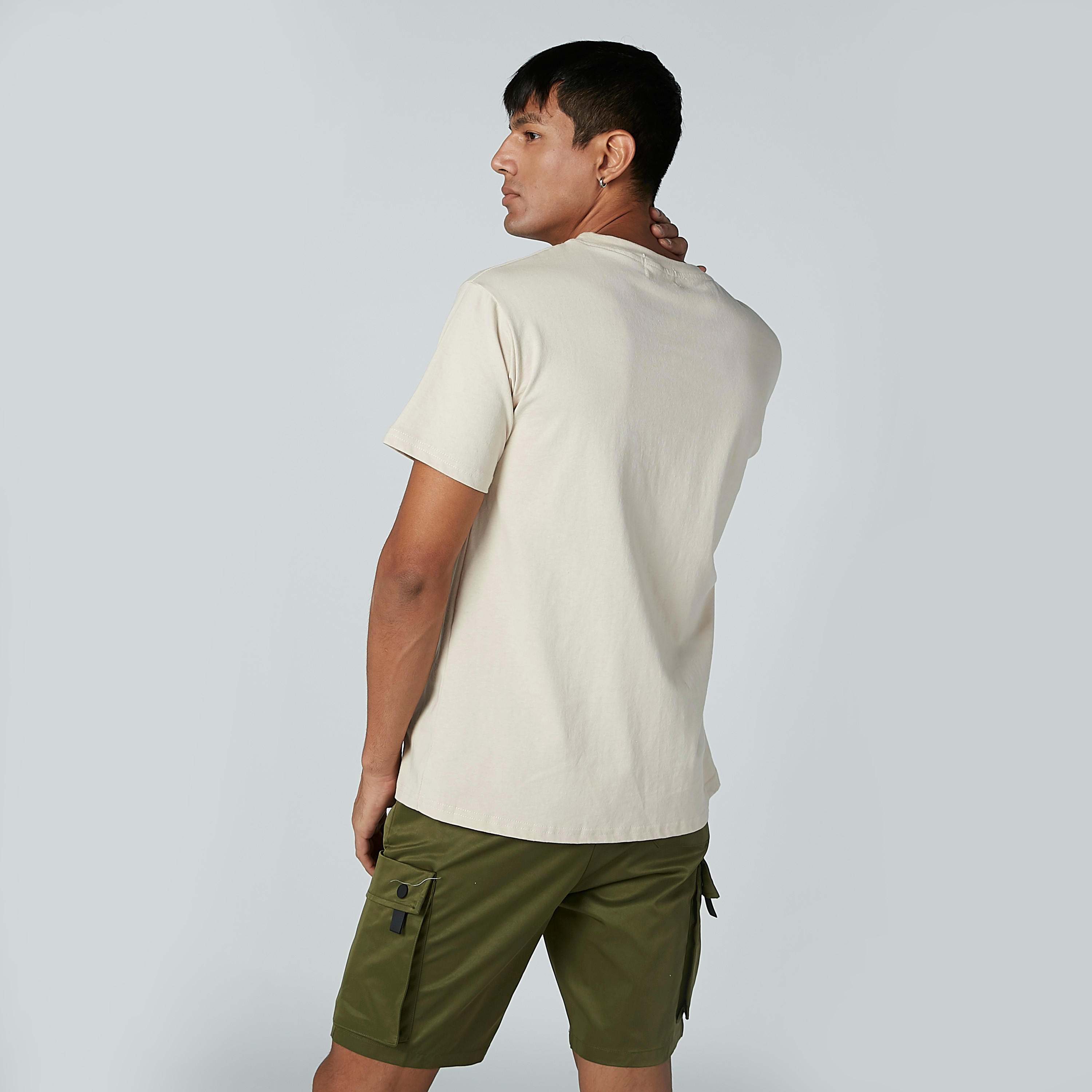 تيشيرت بياقة مستديرة وأكمام قصيرة وجيوب-men-clothing-tshirtsandpolos-tshirts-image-3