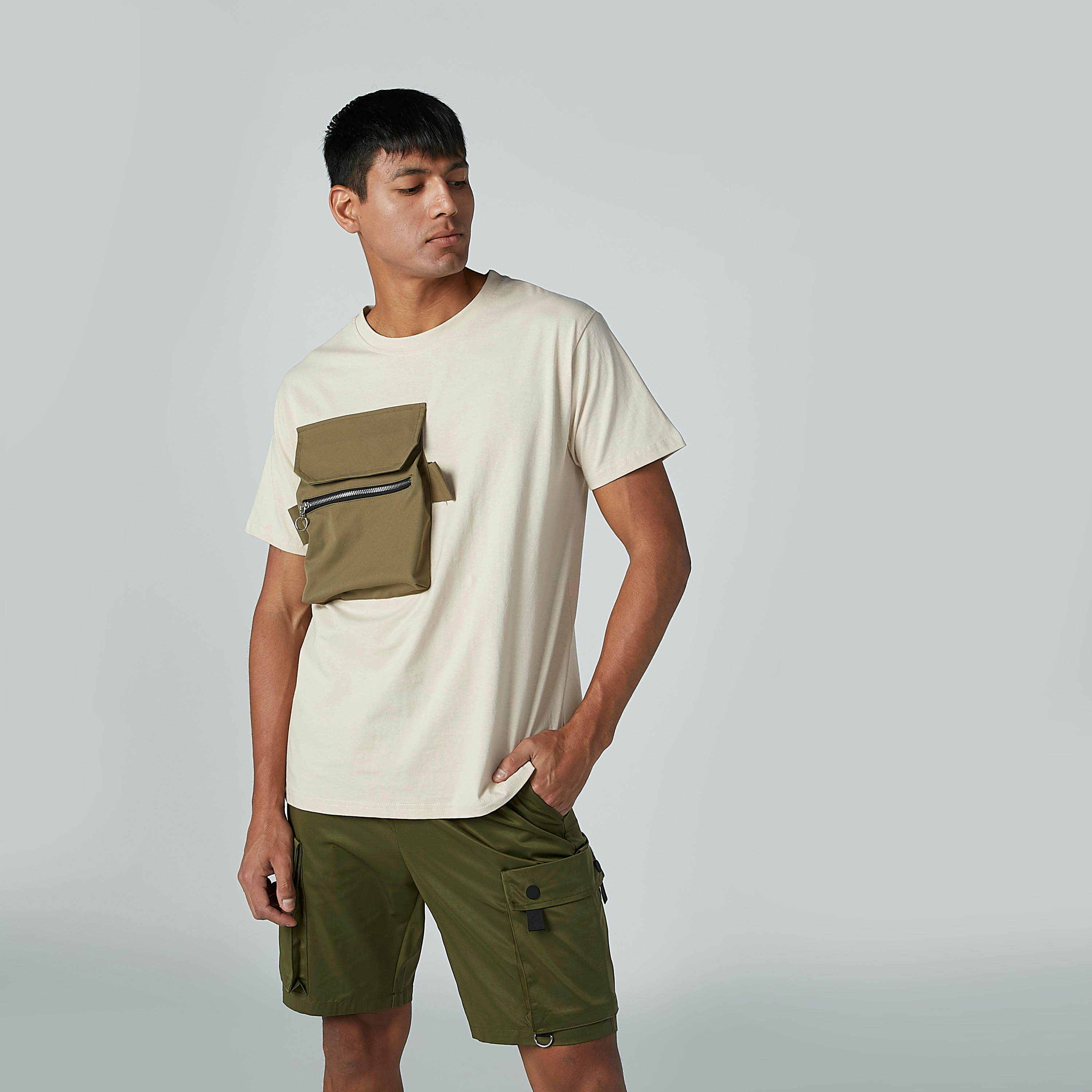 تيشيرت بياقة مستديرة وأكمام قصيرة وجيوب-men-clothing-tshirtsandpolos-tshirts-image-4