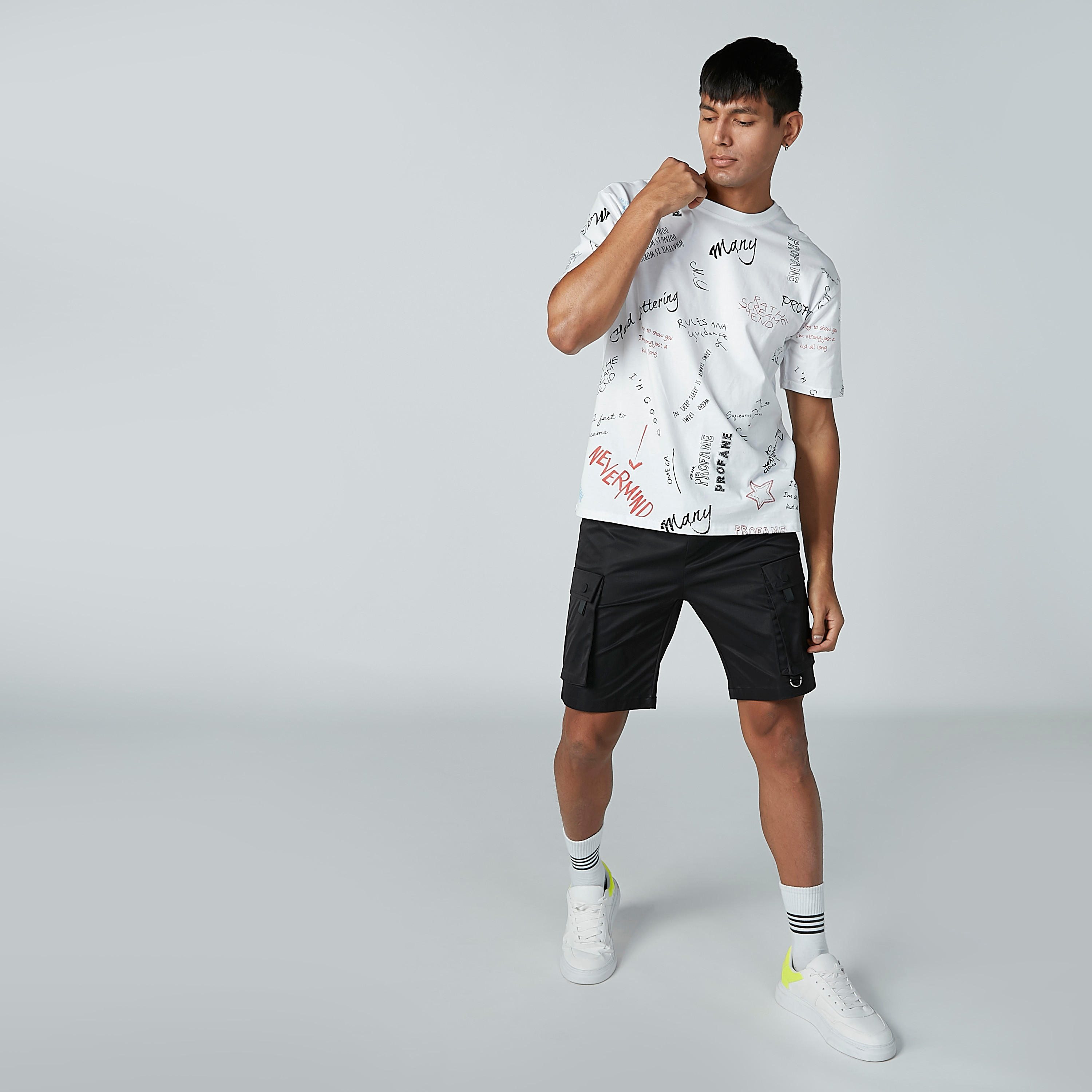 تيشيرت بياقة مستديرة وأكمام قصيرة وطبعات-men-clothing-tshirtsandpolos-tshirts-image-1