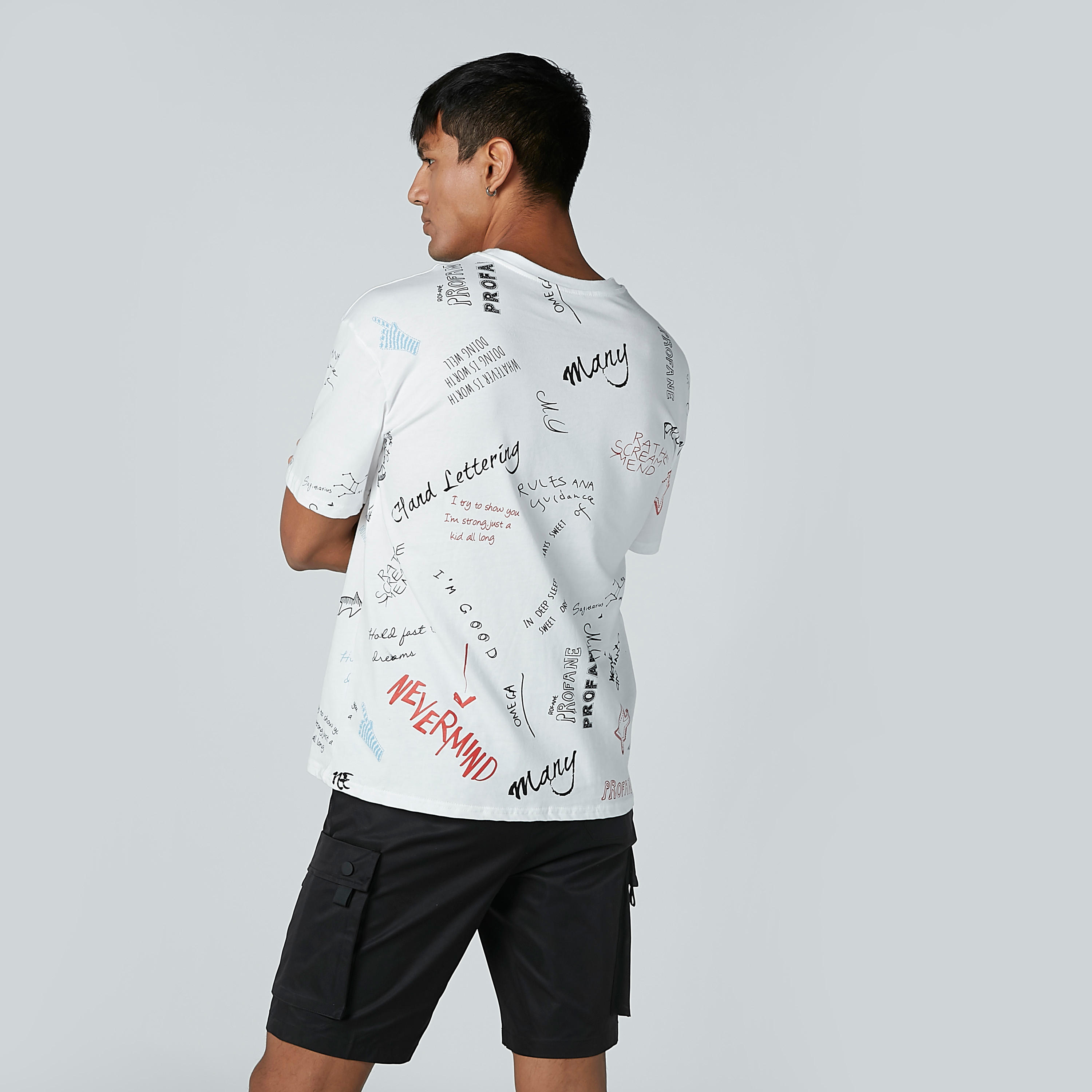 تيشيرت بياقة مستديرة وأكمام قصيرة وطبعات-men-clothing-tshirtsandpolos-tshirts-image-2