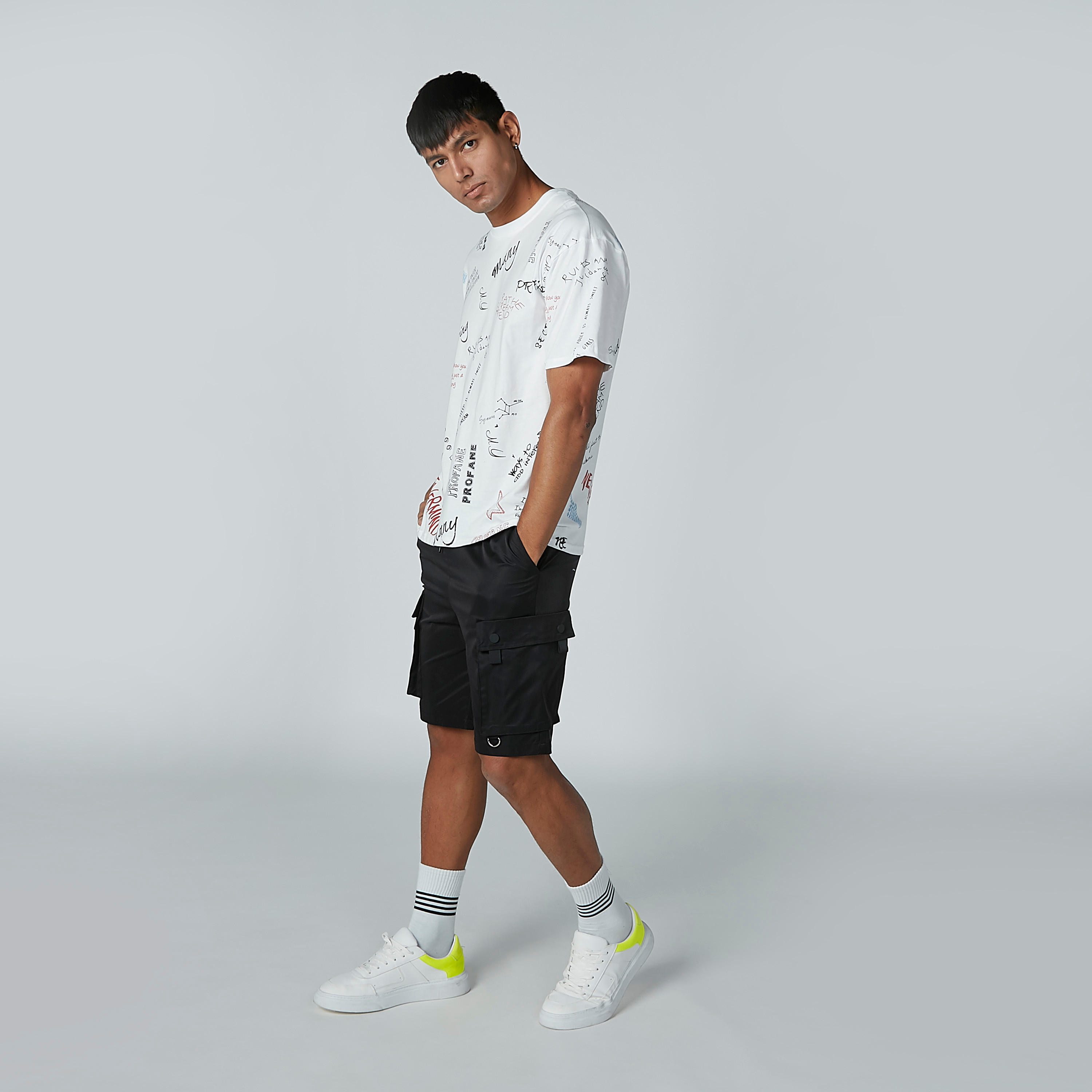 تيشيرت بياقة مستديرة وأكمام قصيرة وطبعات-men-clothing-tshirtsandpolos-tshirts-image-3