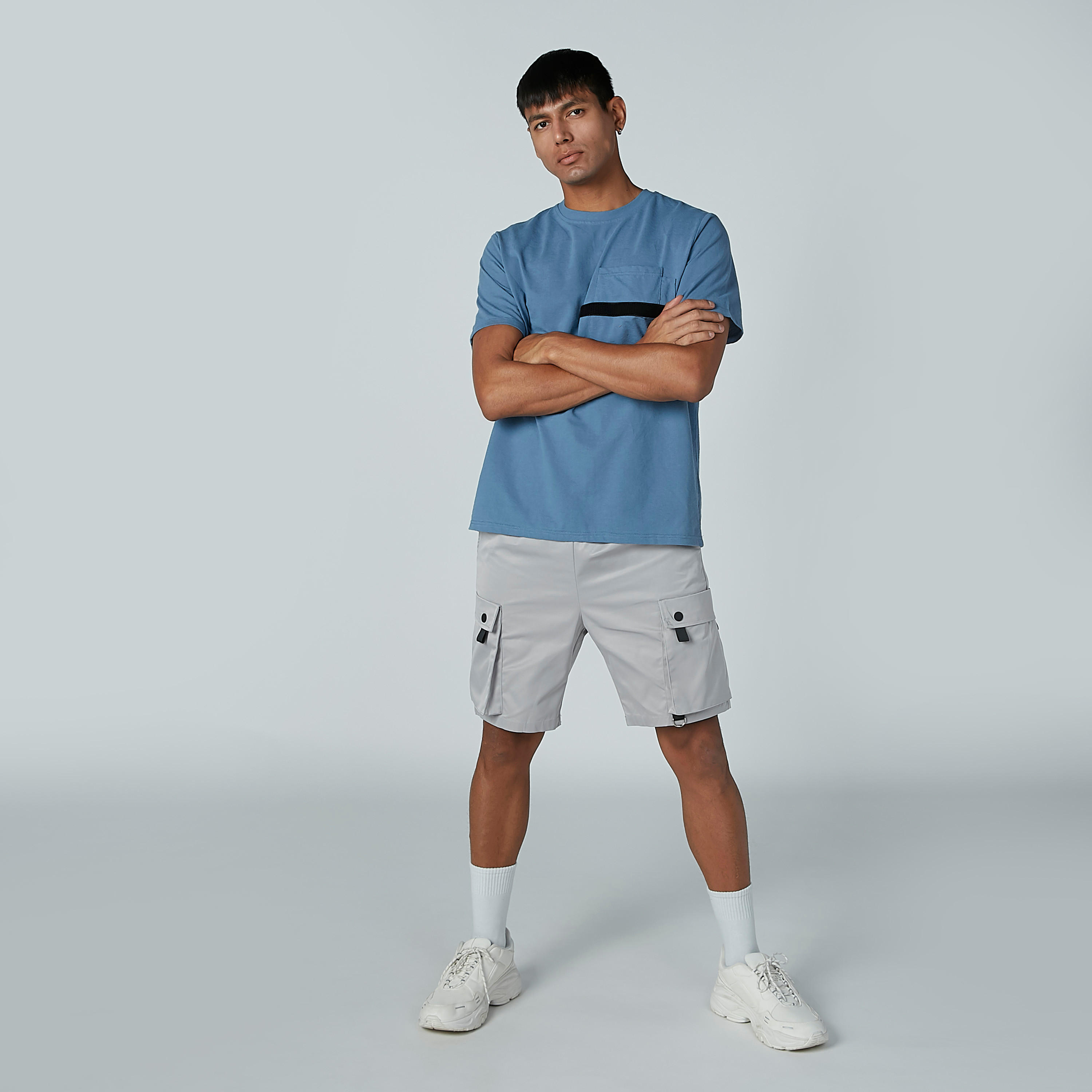Chest Pocket Detail T-shirt with Round Neck and Short Sleeves-men-clothing-tshirtsandpolos-tshirts-image-1