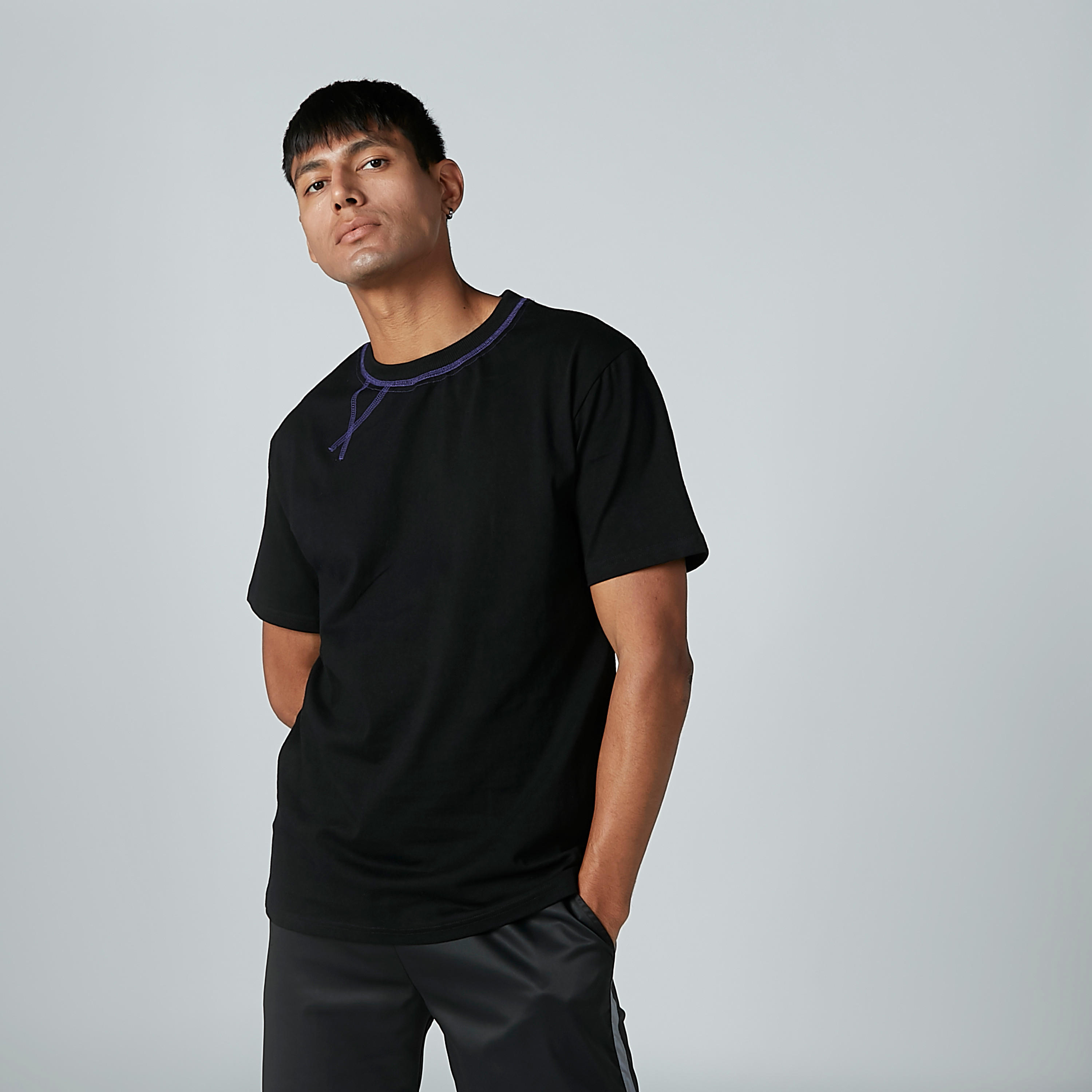 تيشيرت سادة بياقة مستديرة وأكمام قصيرة-men-clothing-tshirtsandpolos-tshirts-image-2