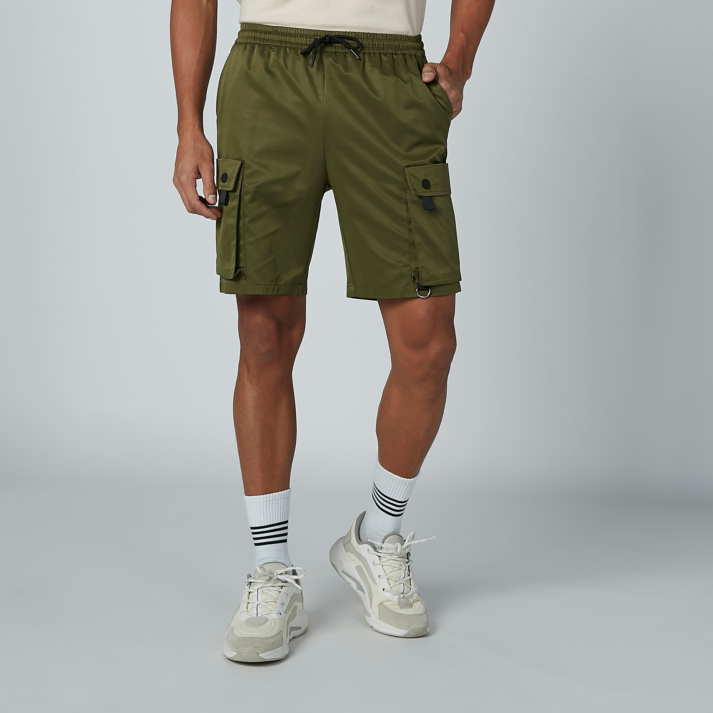 شورت سادة برباط وجيوب-men-clothing-bottoms-shorts-image-1