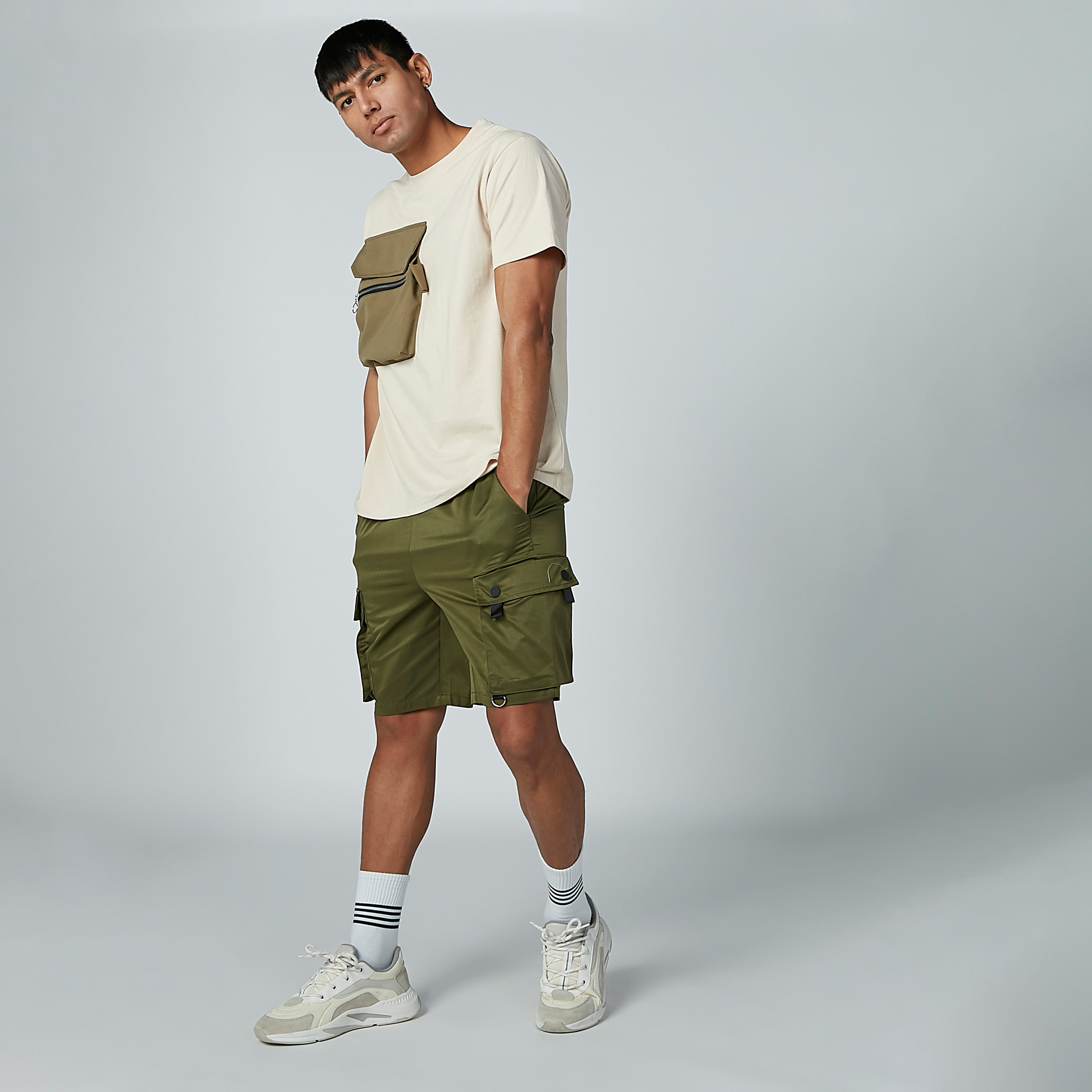 شورت سادة برباط وجيوب-men-clothing-bottoms-shorts-image-2