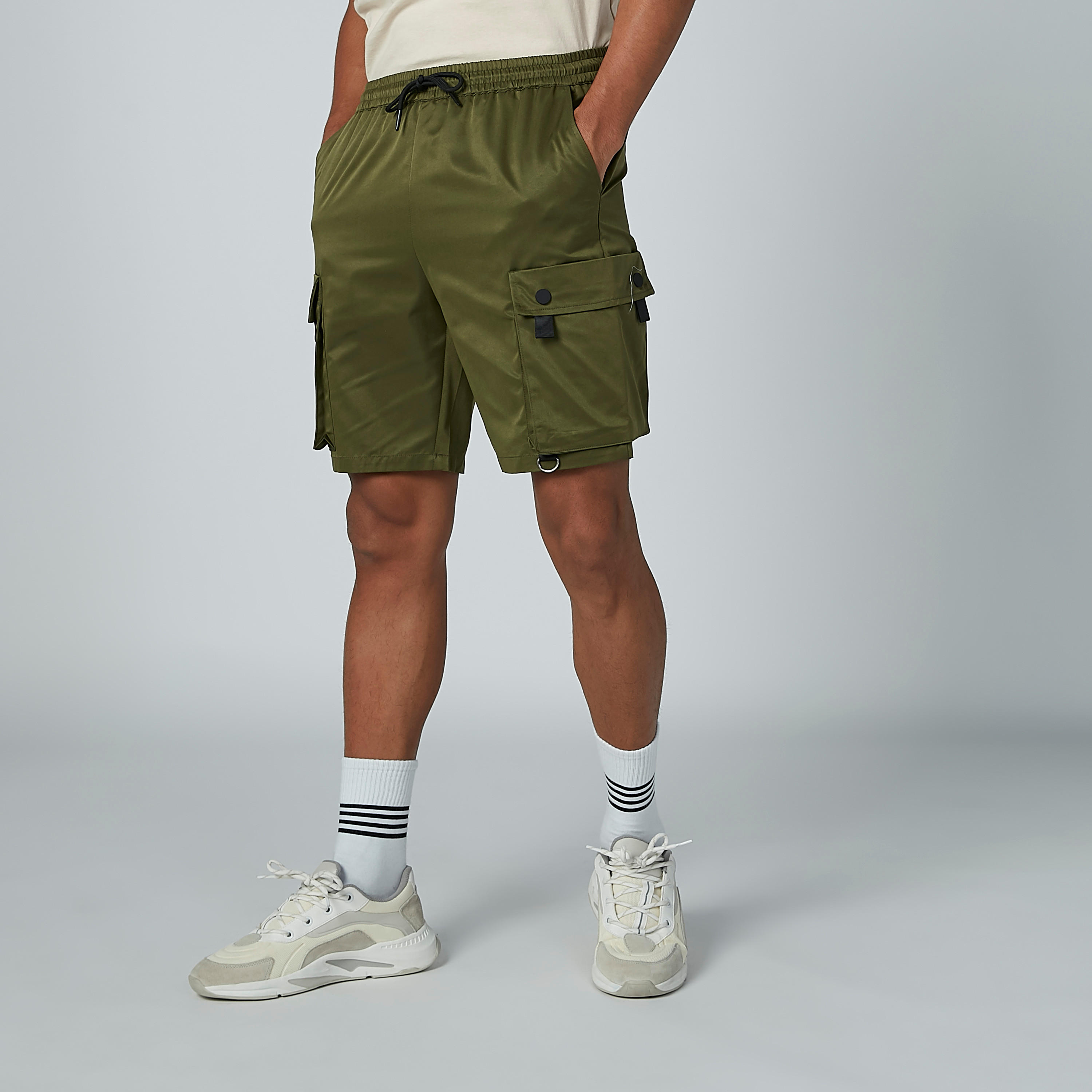 شورت سادة برباط وجيوب-men-clothing-bottoms-shorts-image-3