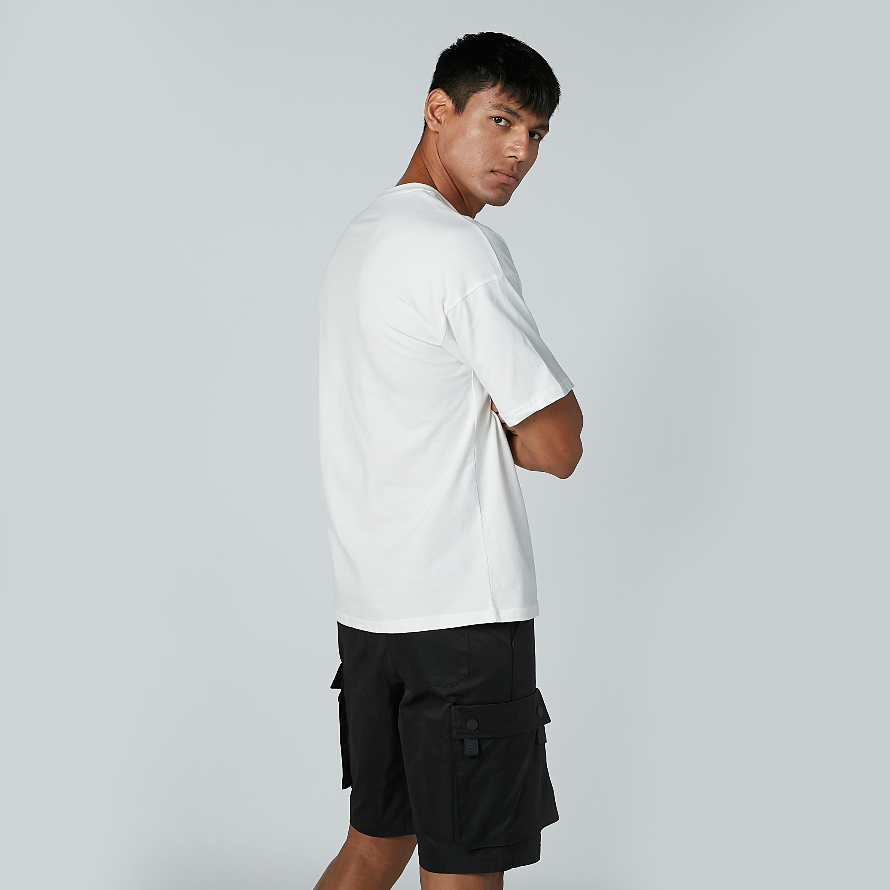 تيشيرت بياقة مستديرة وأكتاف منسدلة وطبعات-men-clothing-tshirtsandpolos-tshirts-image-3