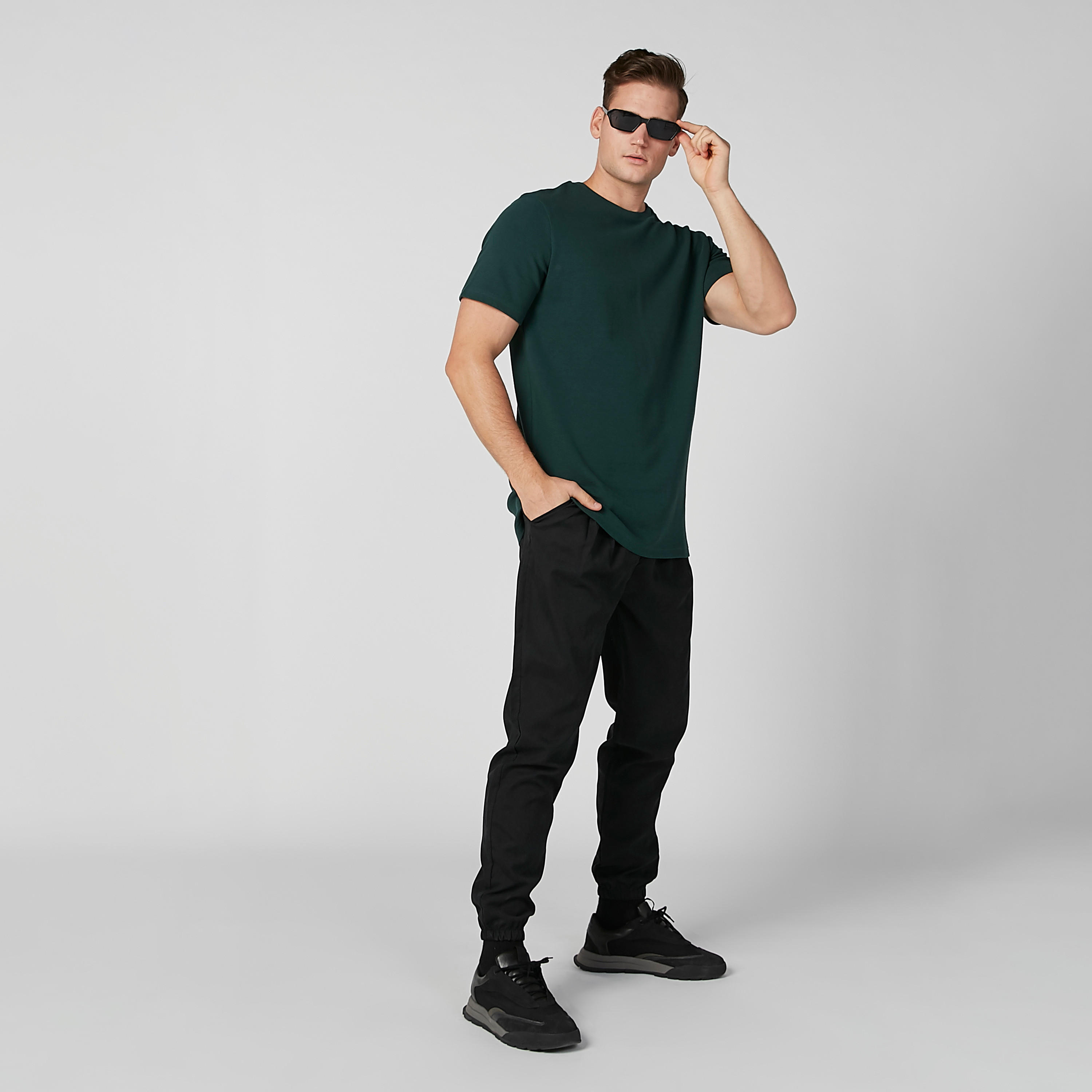 بنطال رياضي طويل بجيوب وأساور على الحوّاف-men-clothing-bottoms-joggers-image-2