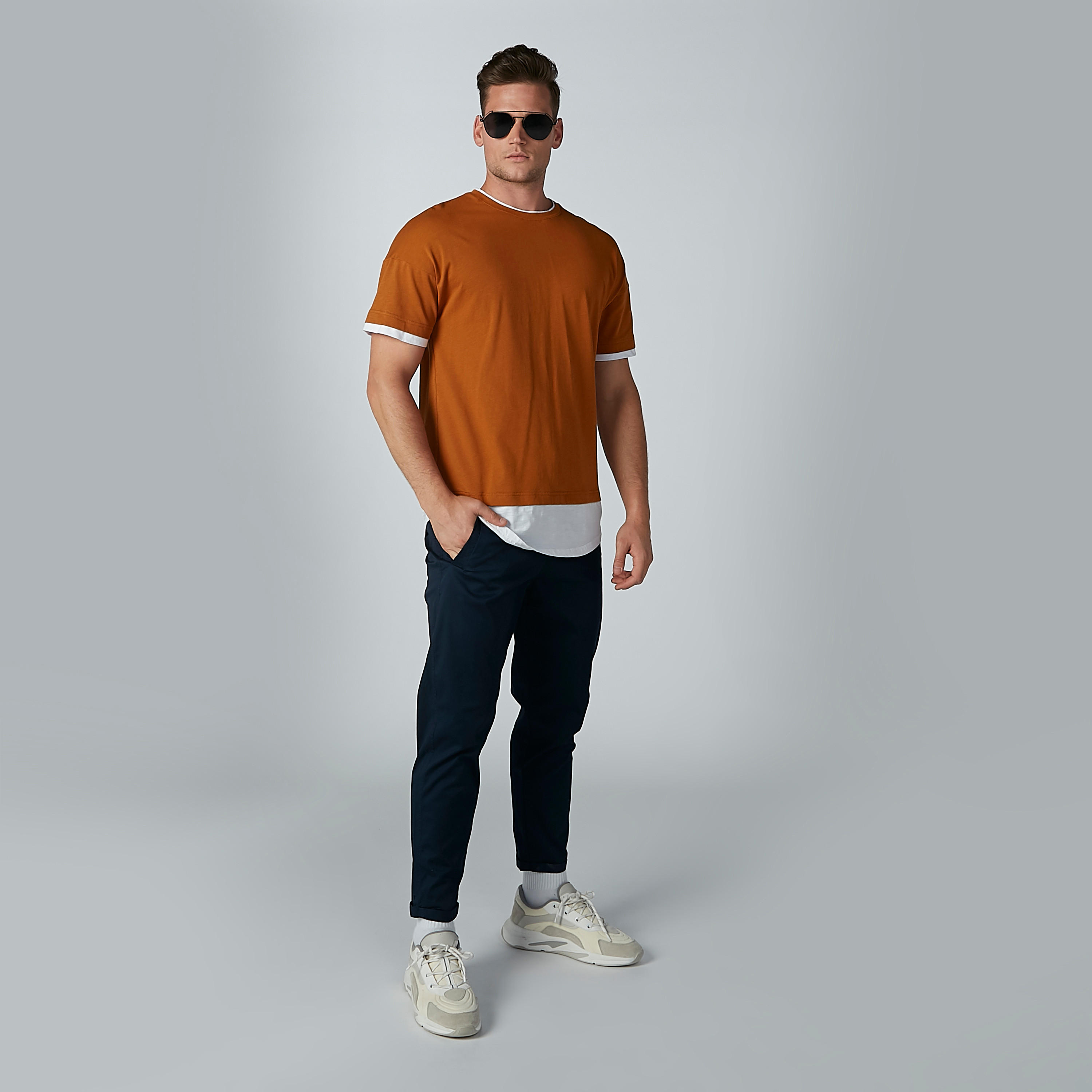 بنطال سادة بحوّاف مطويّة وزر إغلاق-men-clothing-bottoms-trousersandchinos-trousers-image-4