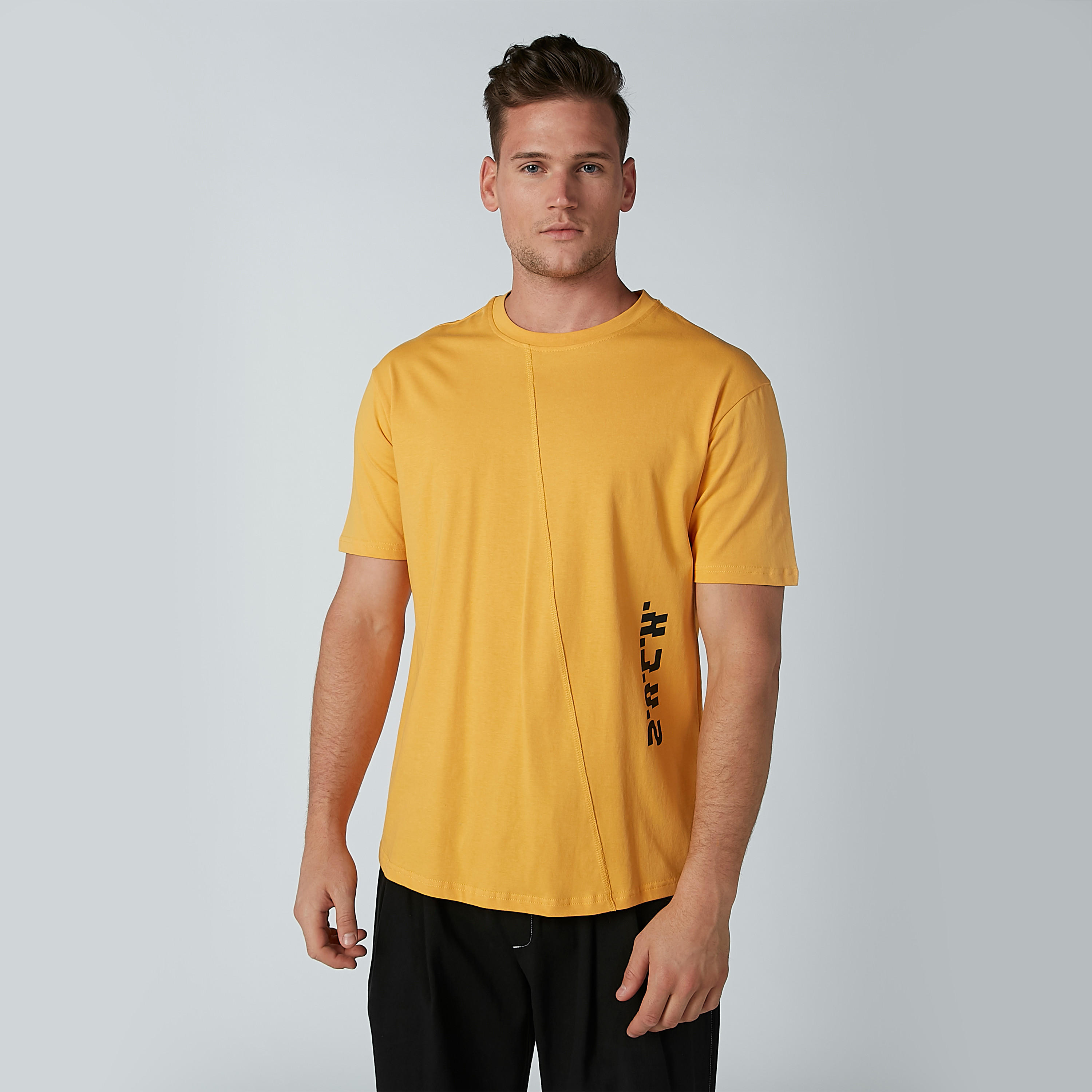 تيشيرت بياقة مستديرة وأكمام قصيرة وطبعات-men-clothing-tshirtsandpolos-tshirts-image-3