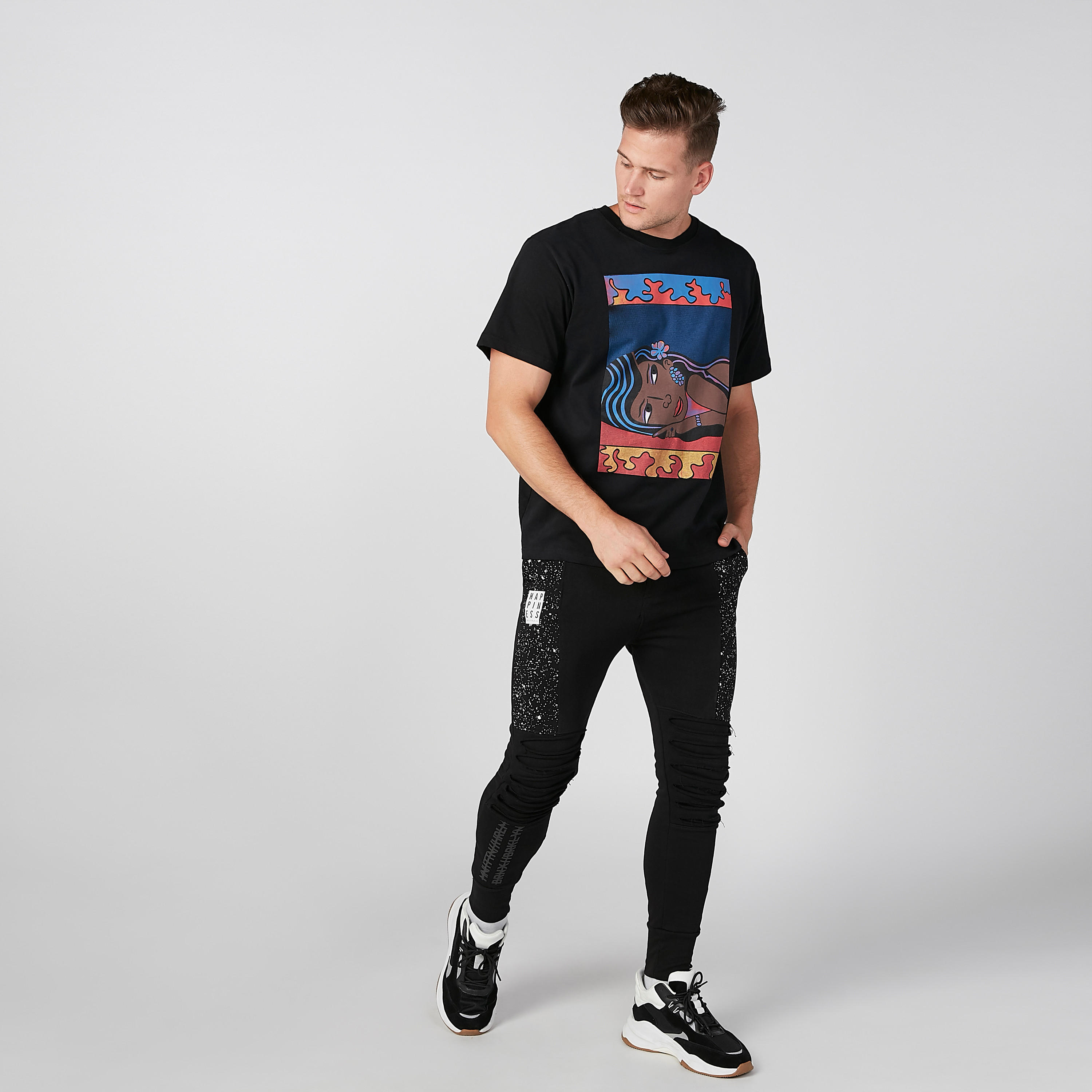 تيشيرت بياقة مستديرة وأكمام قصيرة وطبعات-men-clothing-tshirtsandpolos-tshirts-image-1