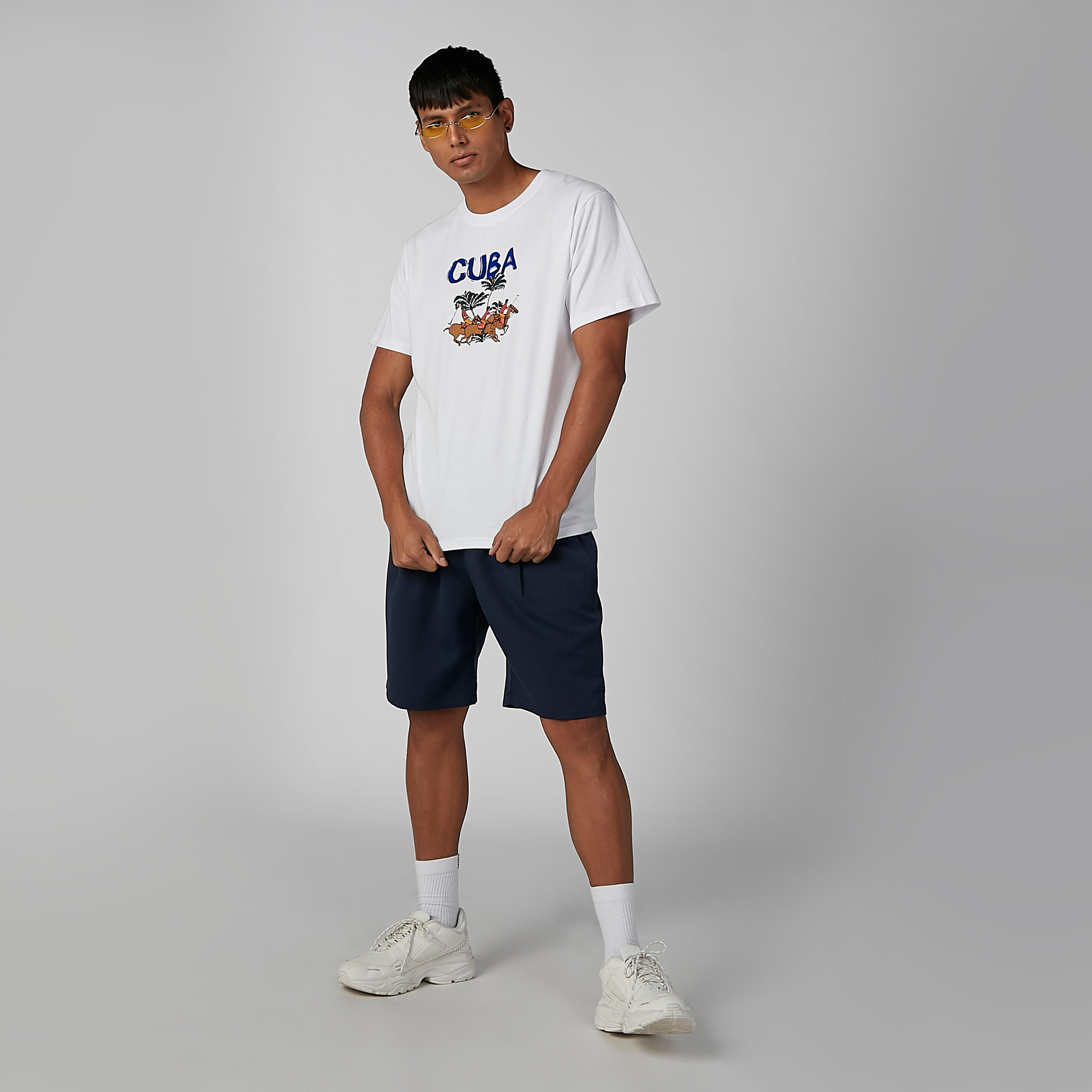 تيشيرت بياقة مستديرة وأكمام قصيرة وطبعات-men-clothing-tshirtsandpolos-tshirts-image-1