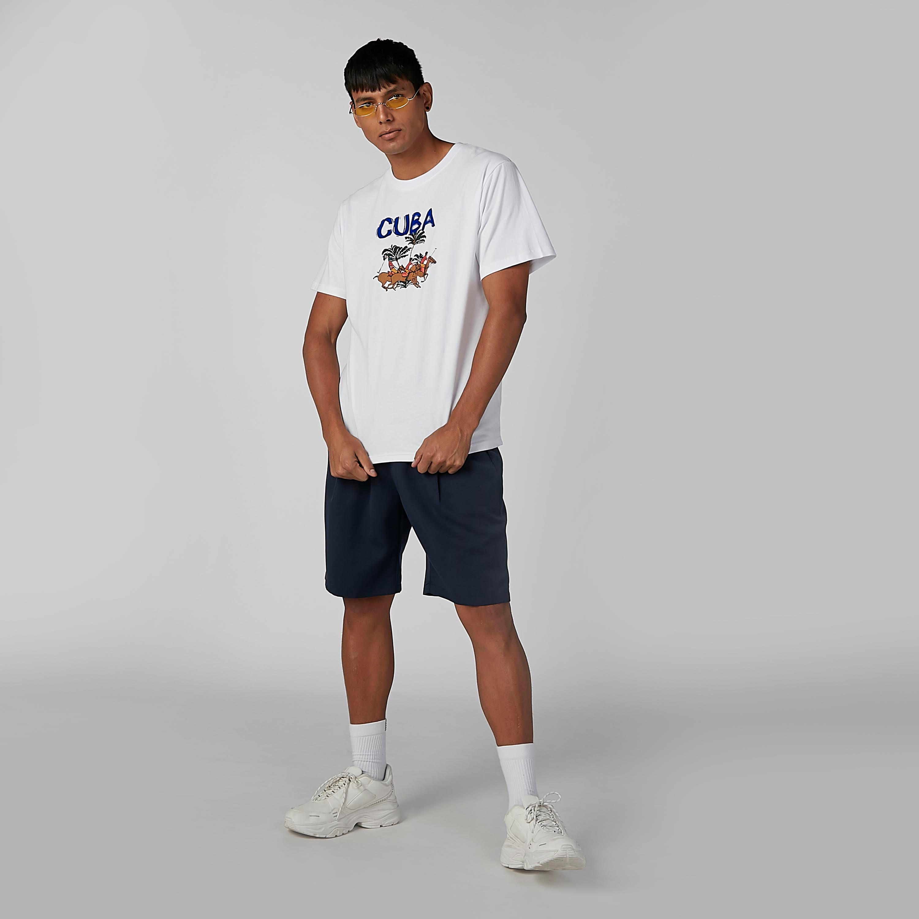 شورت سادة برباط وجيوب وخصر مرن-men-clothing-bottoms-shorts-image-2