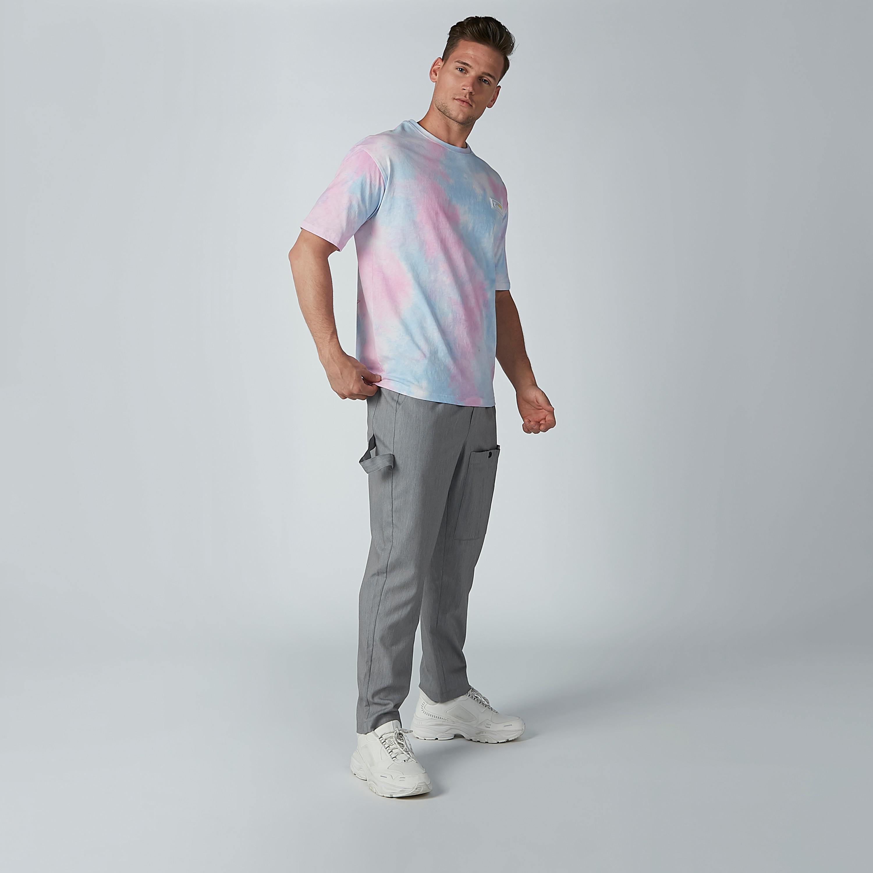 بنطال سادة بخصر مرن ورباط وجيوب-men-clothing-bottoms-trousersandchinos-trousers-image-2