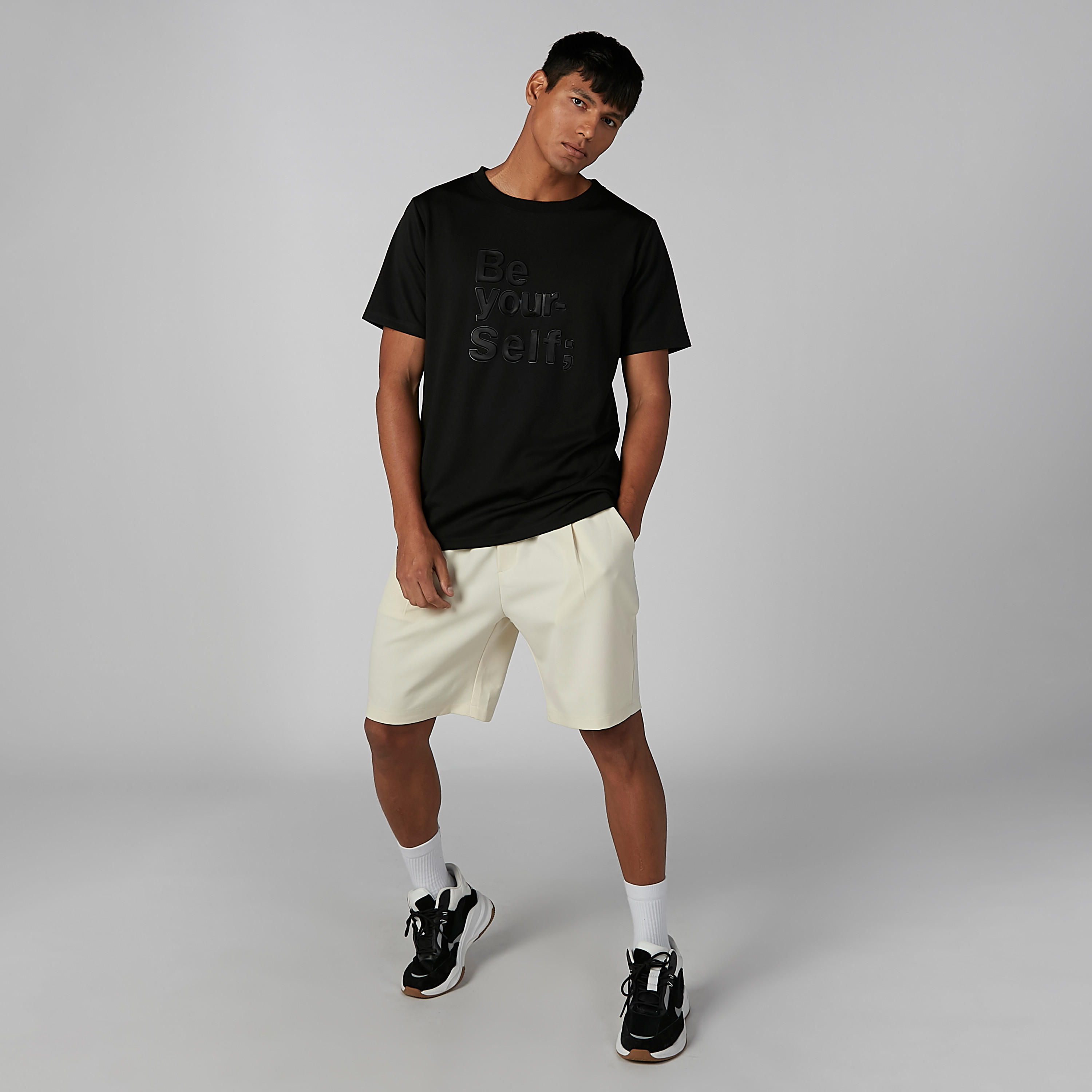 تيشيرت بياقة مستديرة وأكمام قصيرة وطبعات-men-clothing-tshirtsandpolos-tshirts-image-1
