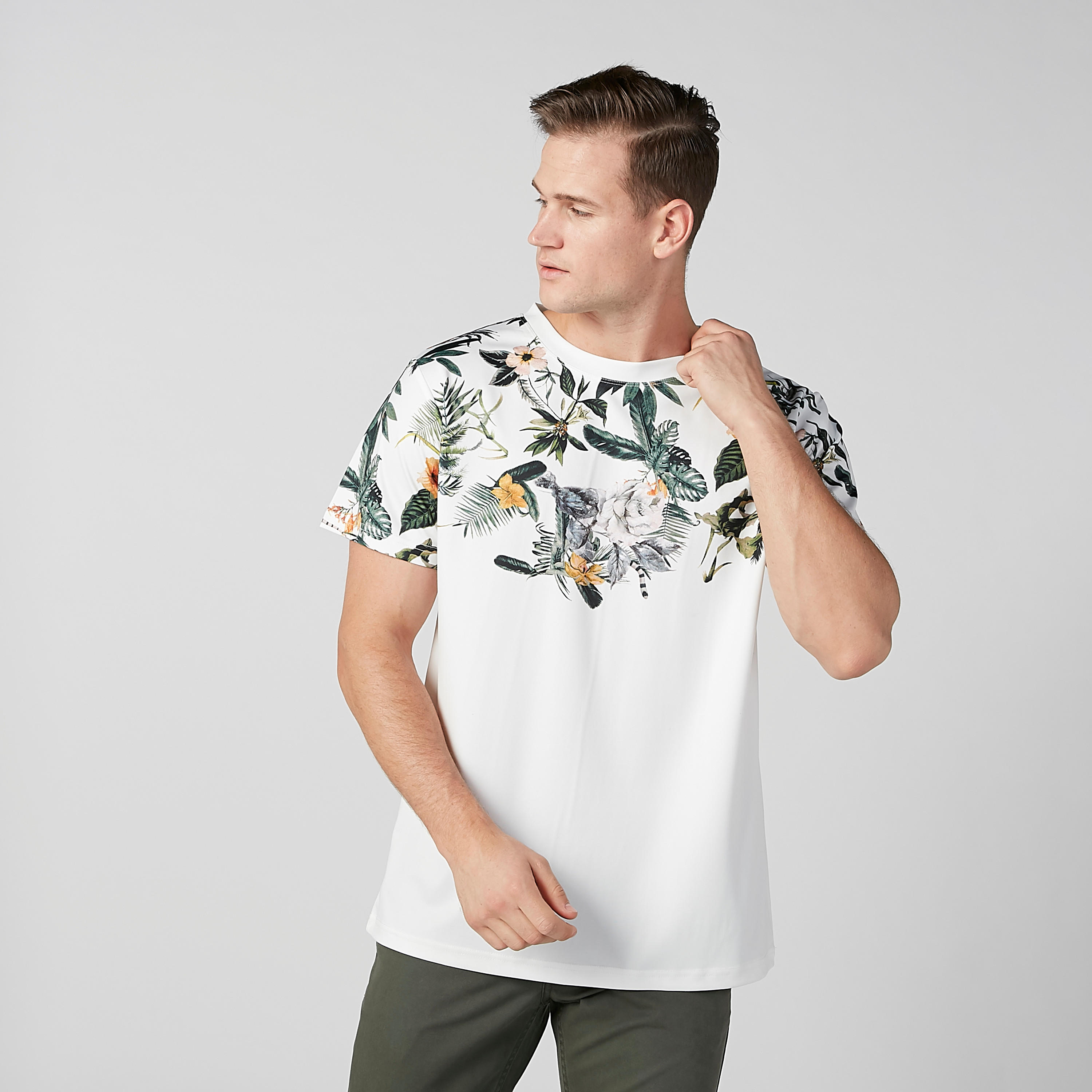 تيشيرت بياقة مستديرة وأكمام قصيرة وطبعات-men-clothing-tshirtsandpolos-tshirts-image-3