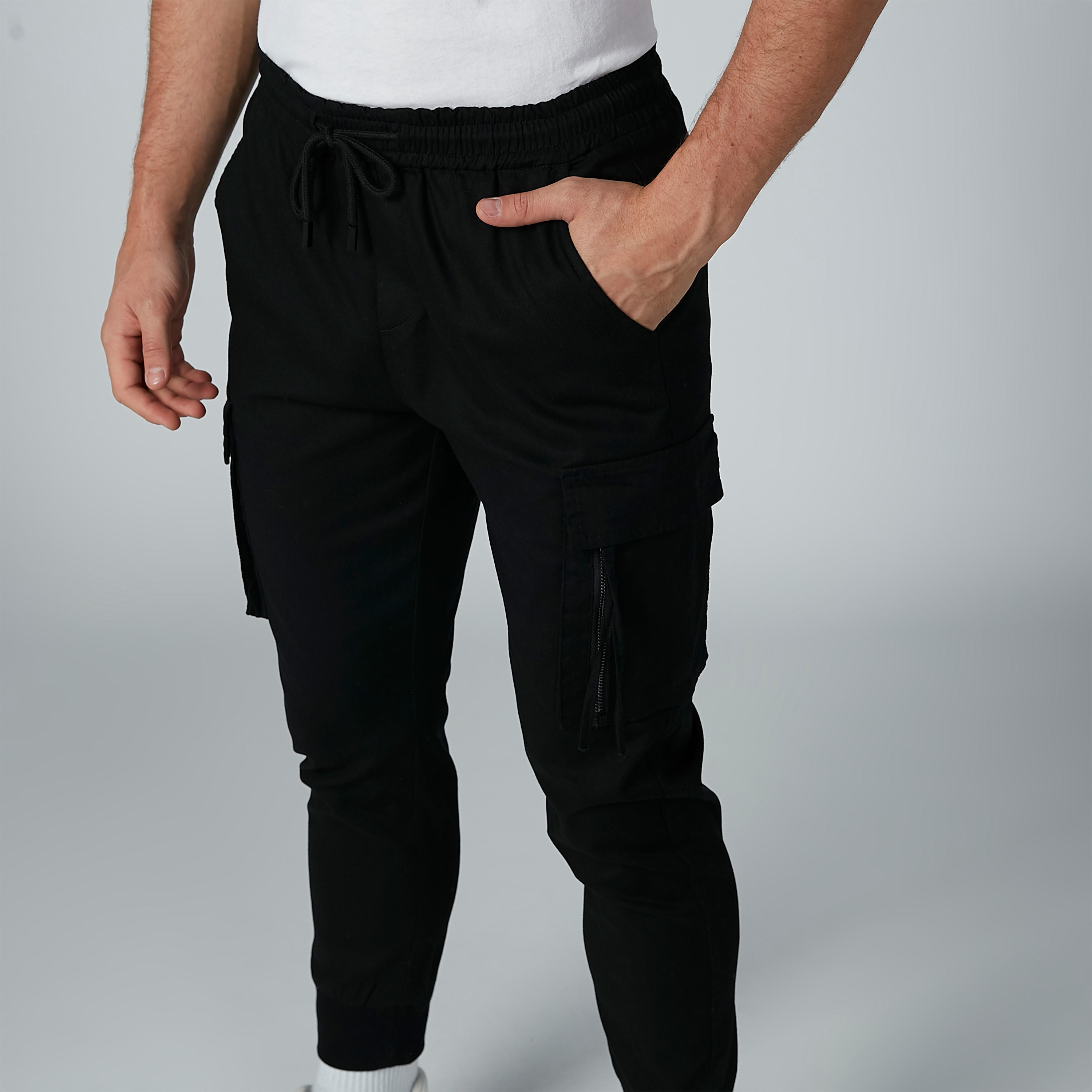 بنطال رياضي سادة برباط وجيوب-men-clothing-bottoms-joggers-image-2