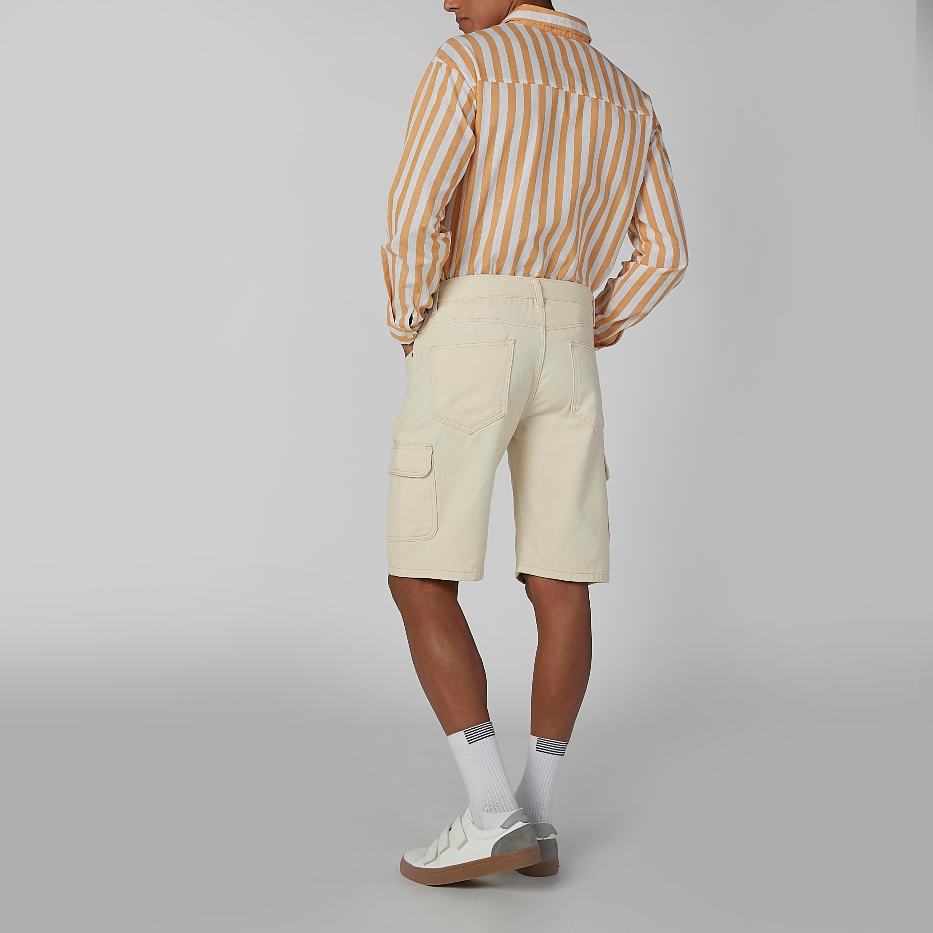 شورت دينم سادة بخصر متوسط الارتفاع وجيوب وحلقات للحزام-men-clothing-bottoms-shorts-image-4