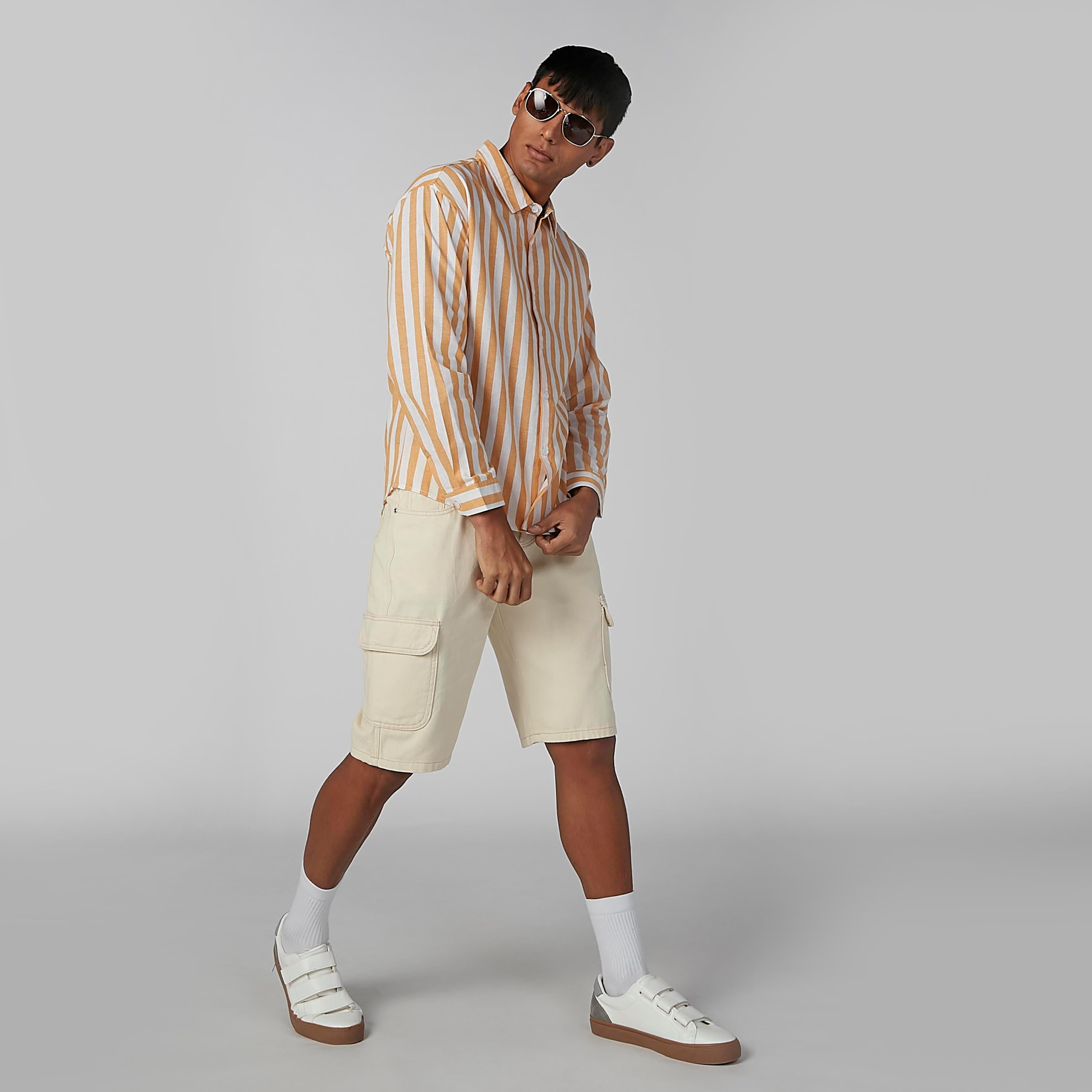 شورت دينم سادة بخصر متوسط الارتفاع وجيوب وحلقات للحزام-men-clothing-bottoms-shorts-image-6