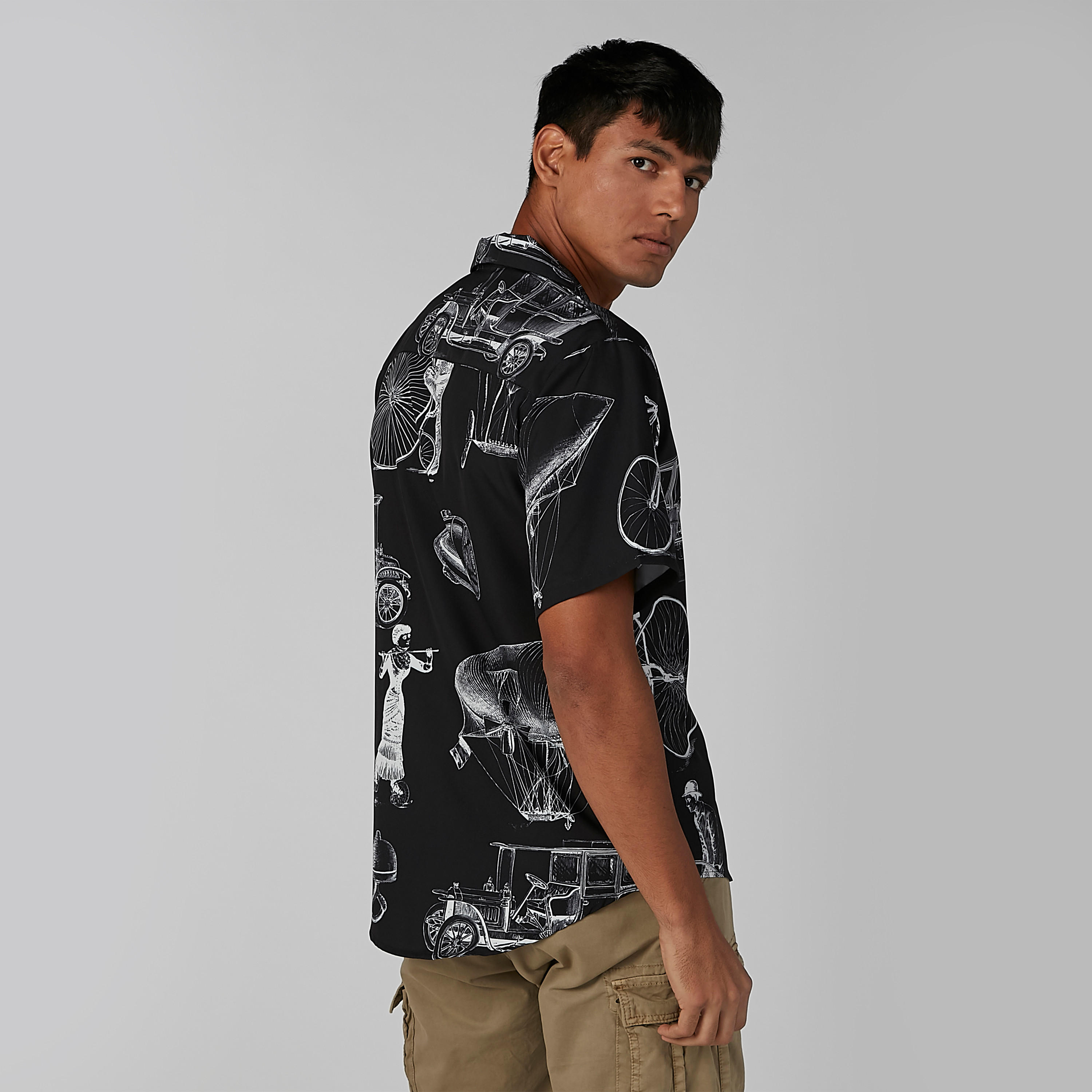 قميص بأكمام قصيرة وأزرار وطبعات-men-clothing-shirts-image-4