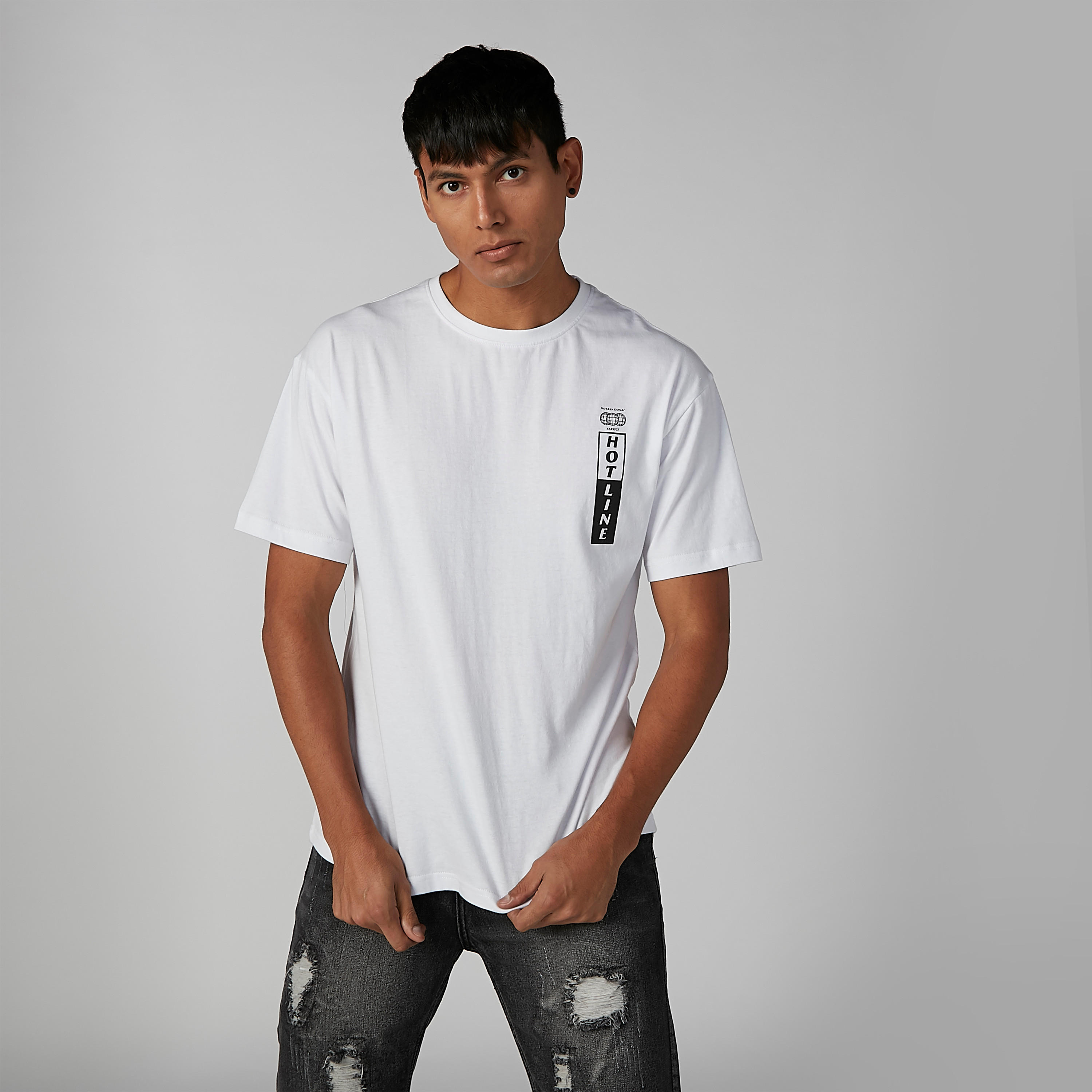 تيشيرت بياقة مستديرة وأكمام قصيرة وطبعات-men-clothing-tshirtsandpolos-tshirts-image-4