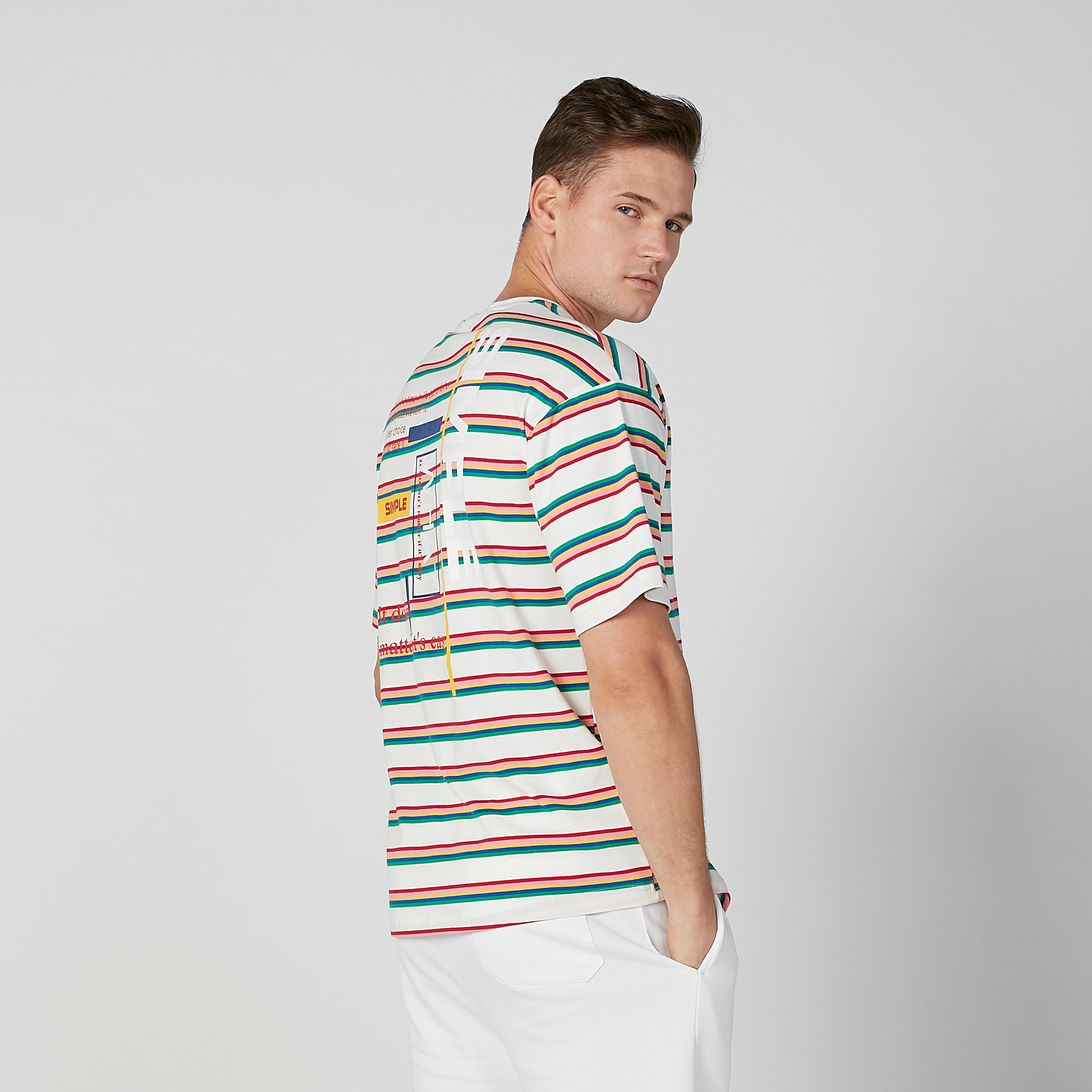 تيشيرت مقلّم بياقة ضيقة وأكمام قصيرة-men-clothing-tshirtsandpolos-tshirts-image-3