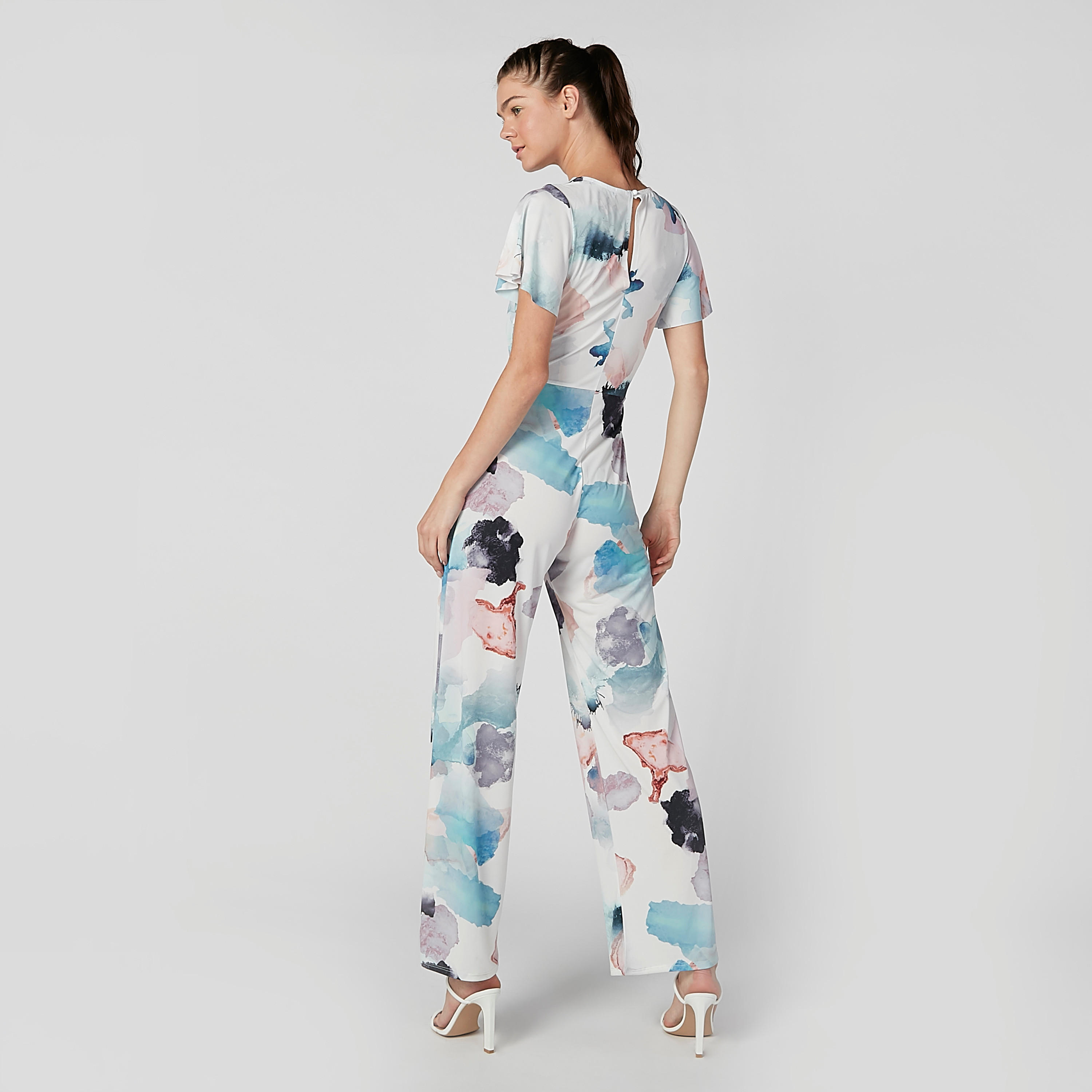 أفرول بياقة V وأكمام واسعة وطبعات-women-clothing-jumpsuits-image-4