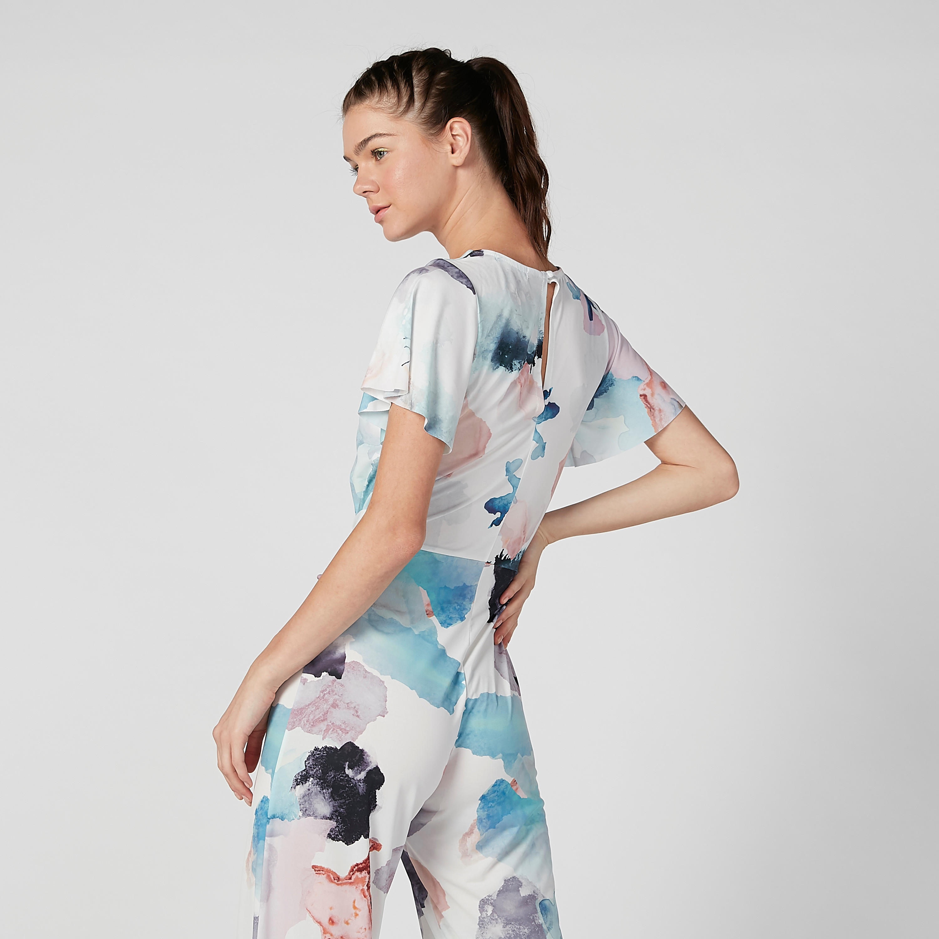 أفرول بياقة V وأكمام واسعة وطبعات-women-clothing-jumpsuits-image-5