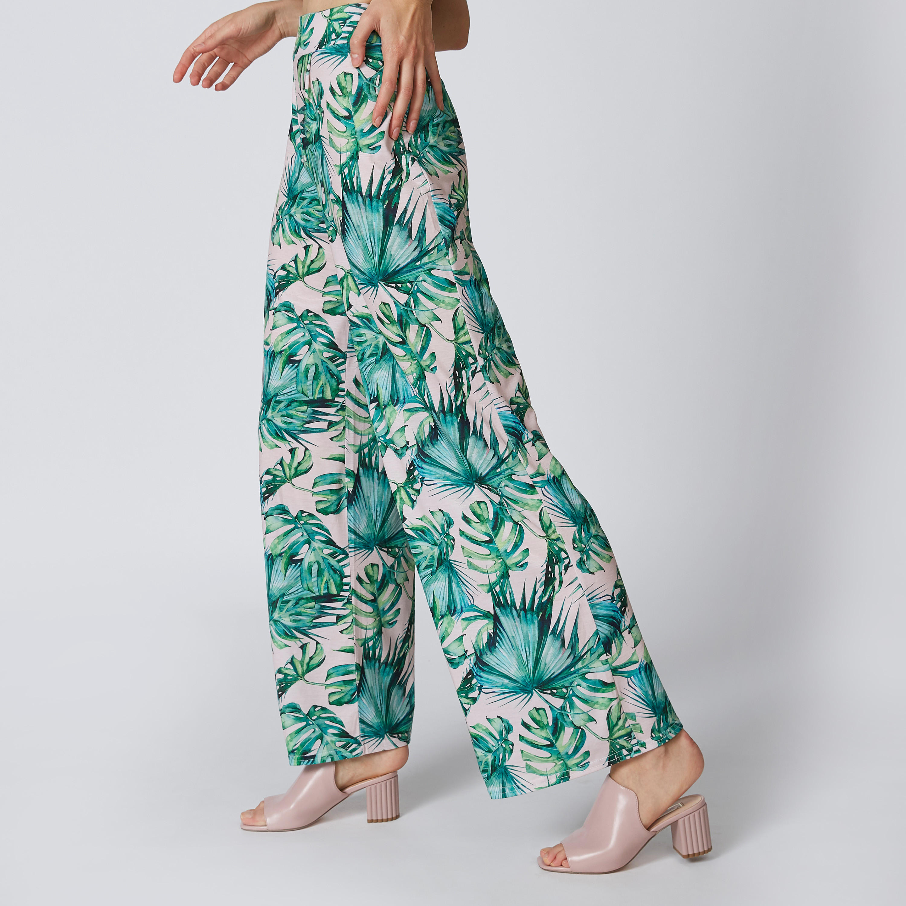 بنطلون بالازو بخصر مطّاطي وطبعات-women-clothing-bottoms-trousers-image-3