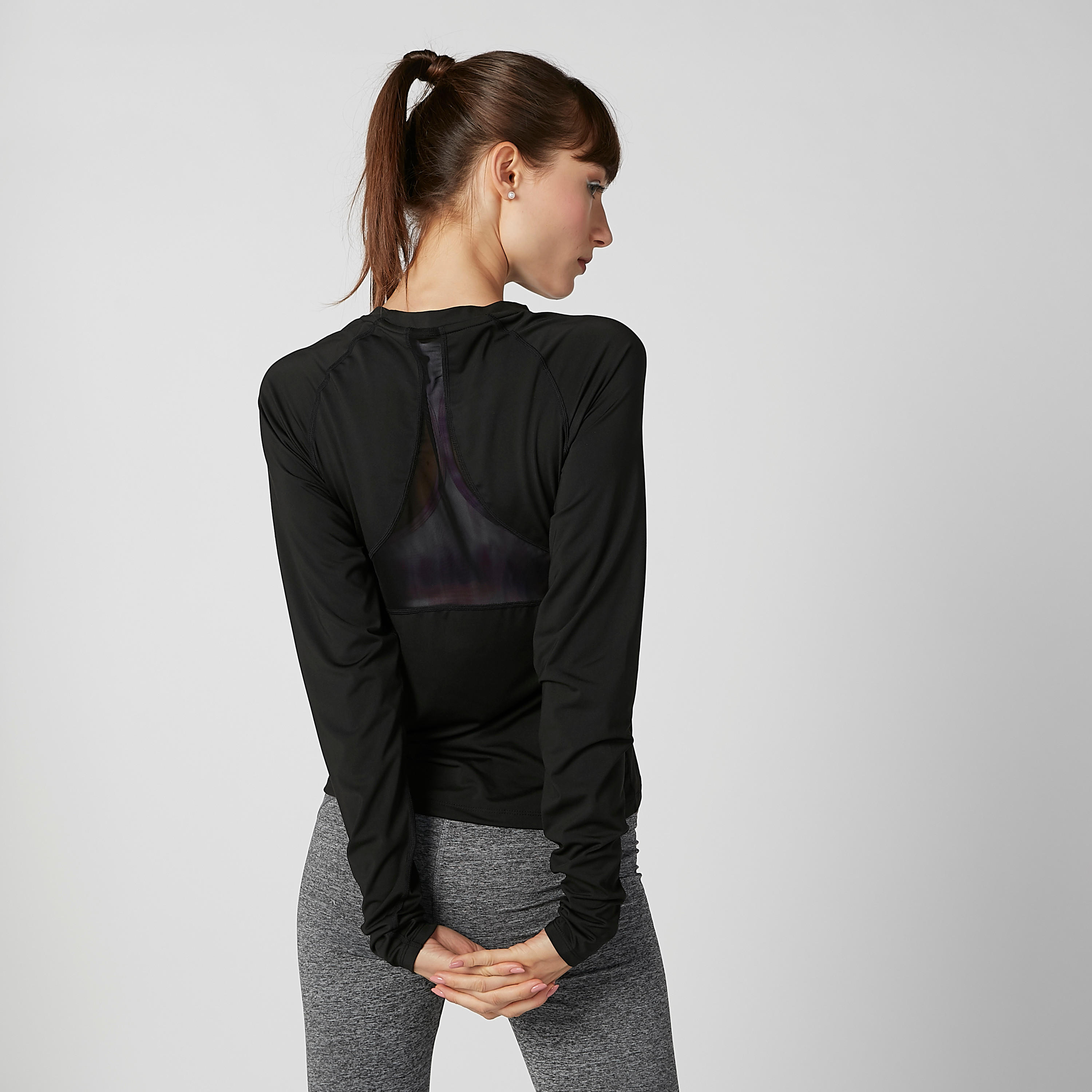 تيشيرت سكيني سادة بياقة مستديرة وأكمام طويلة-women-clothing-sportswearandactivewear-tshirtsandvests-image-4
