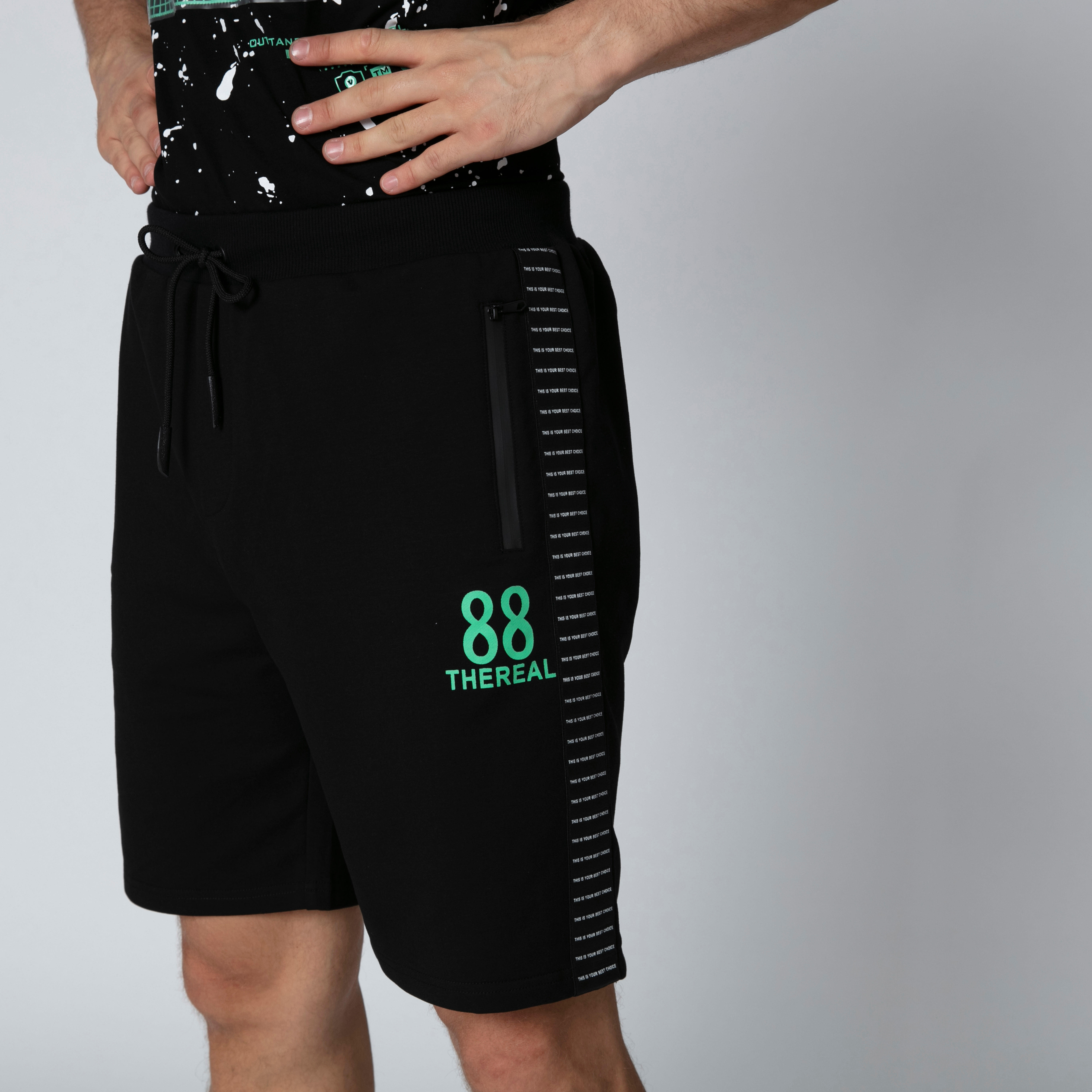 شورت برباط وجيوب بسحّاب وطبعات-men-clothing-bottoms-shorts-image-1
