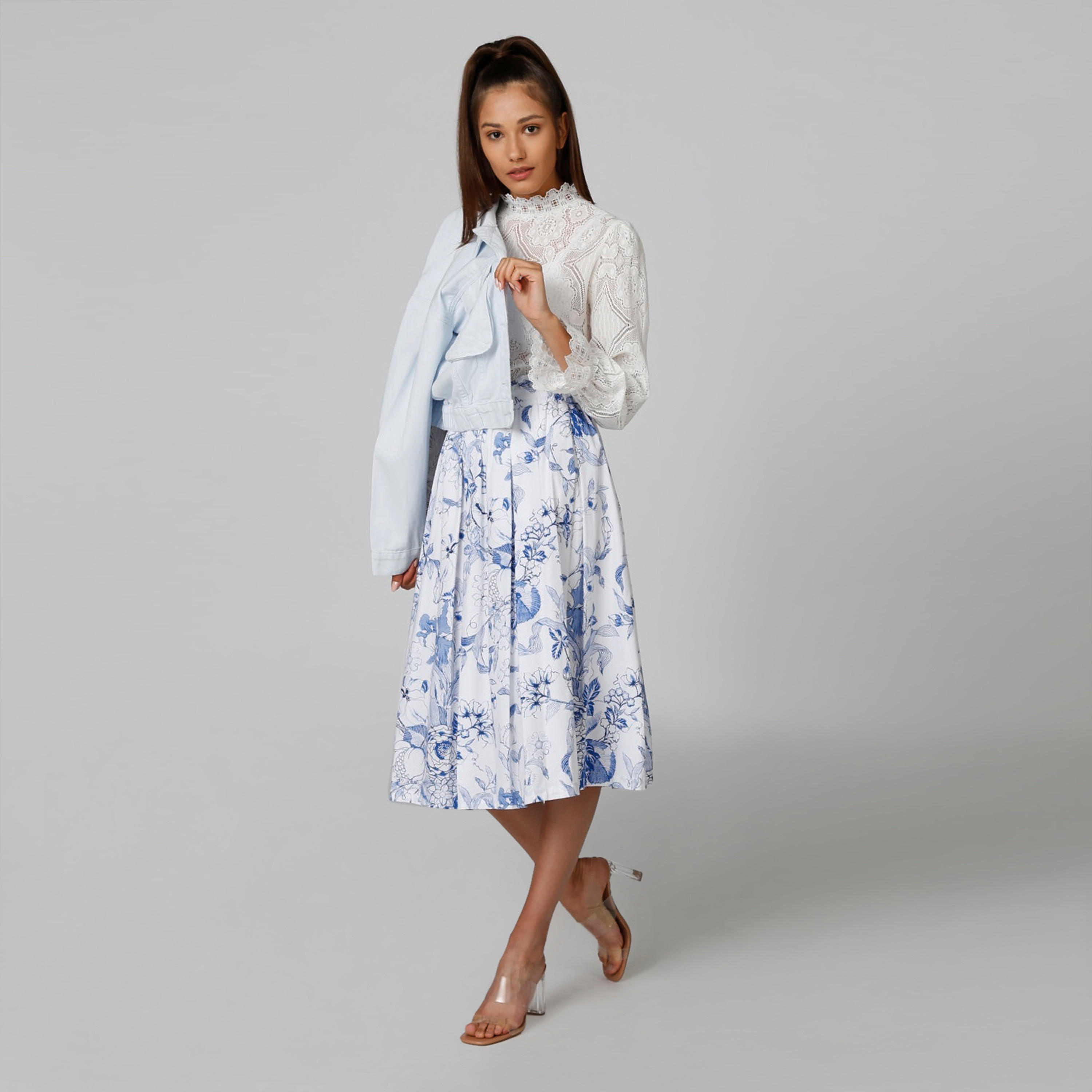 بلوزة بياقة عالية وأكمام واسعة وتفاصيل دانتيل-women-clothing-shirtsandblouses-blouses-image-3