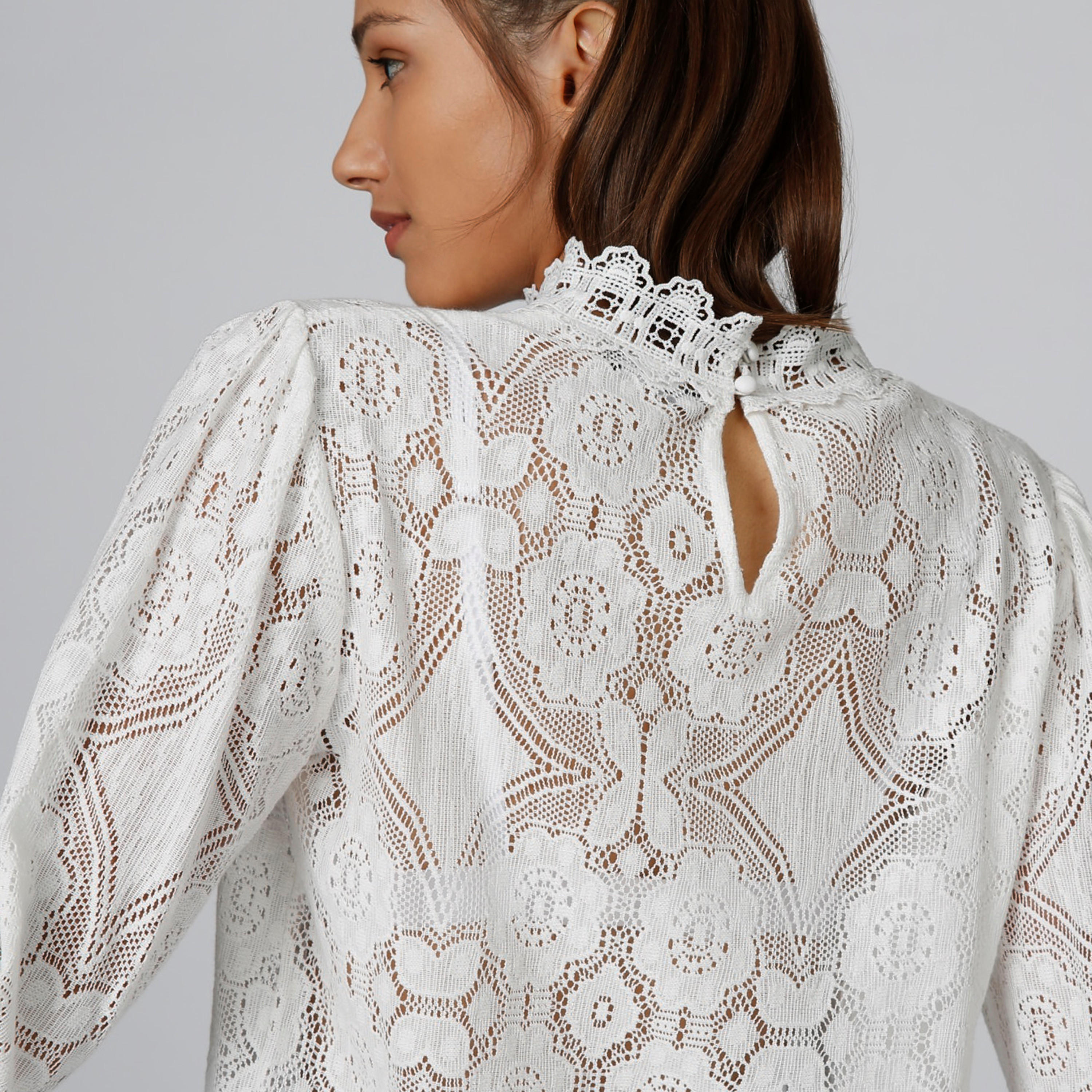 بلوزة بياقة عالية وأكمام واسعة وتفاصيل دانتيل-women-clothing-shirtsandblouses-blouses-image-4